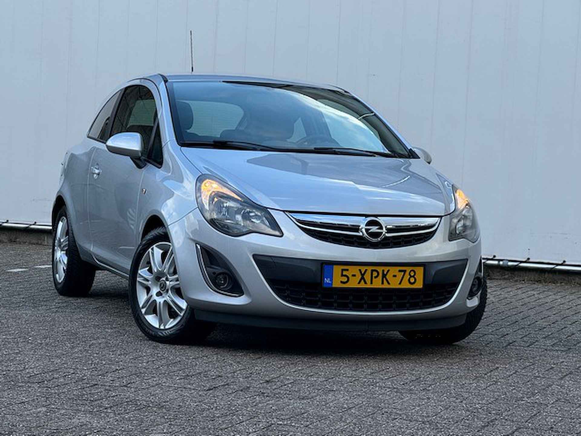 Opel Corsa 1.4 BlitZ met Navi, PDC, 16inch, Climate Controle - 5/26