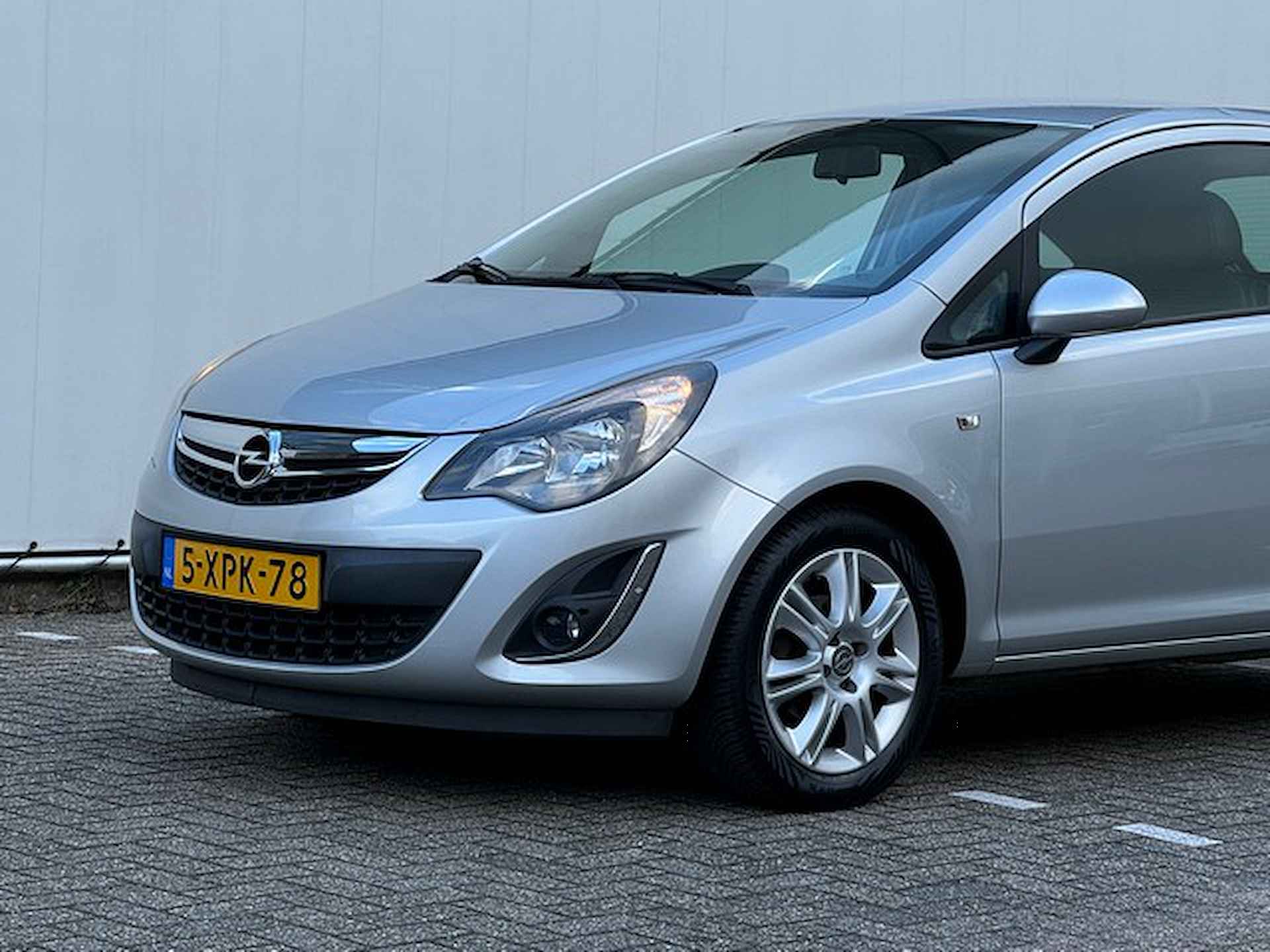 Opel Corsa 1.4 BlitZ met Navi, PDC, 16inch, Climate Controle - 17/26