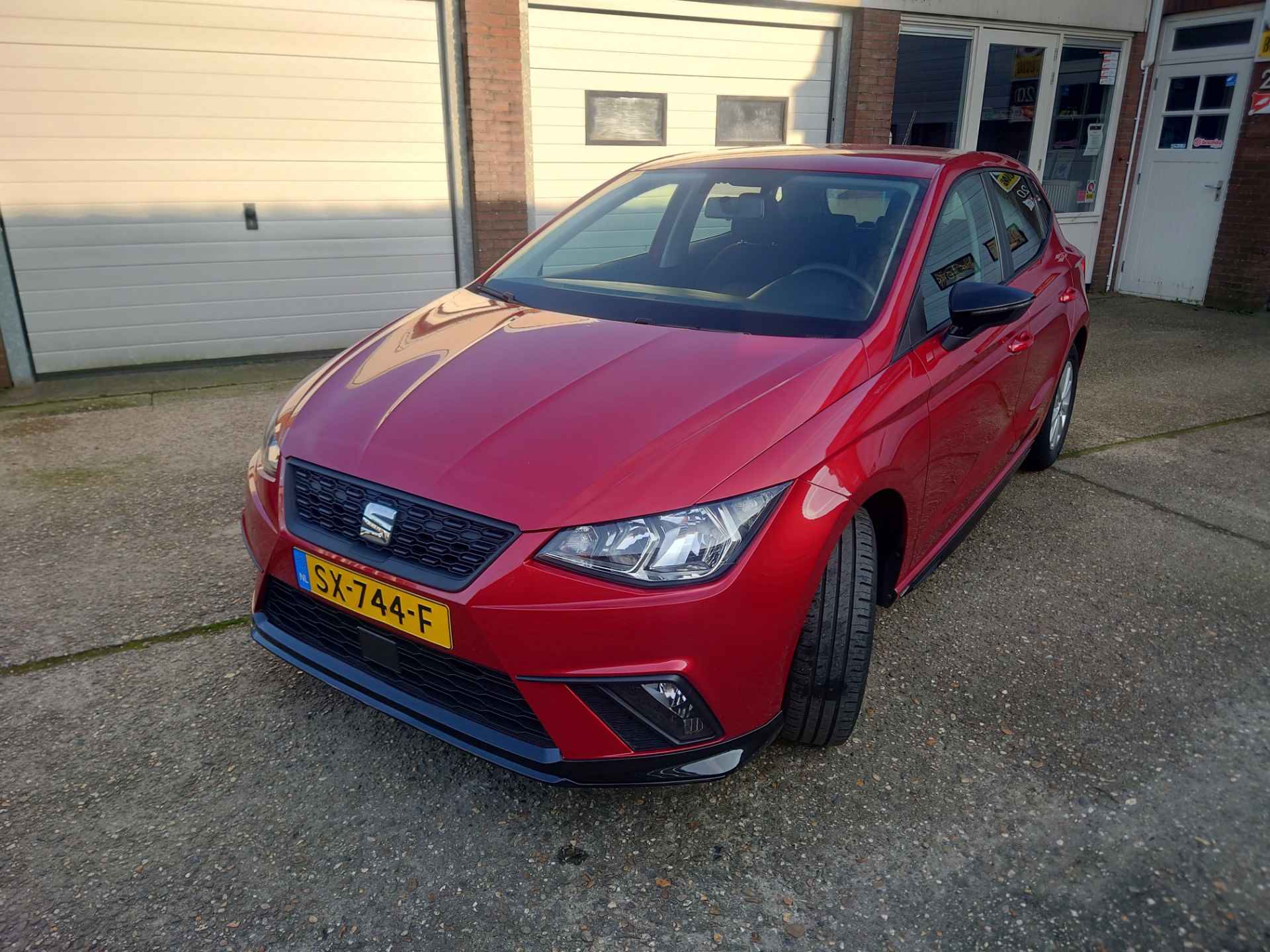 Seat Ibiza 1.0 MPI Reference, Dealer onderhouden, Airco, Android Auto - 3/23