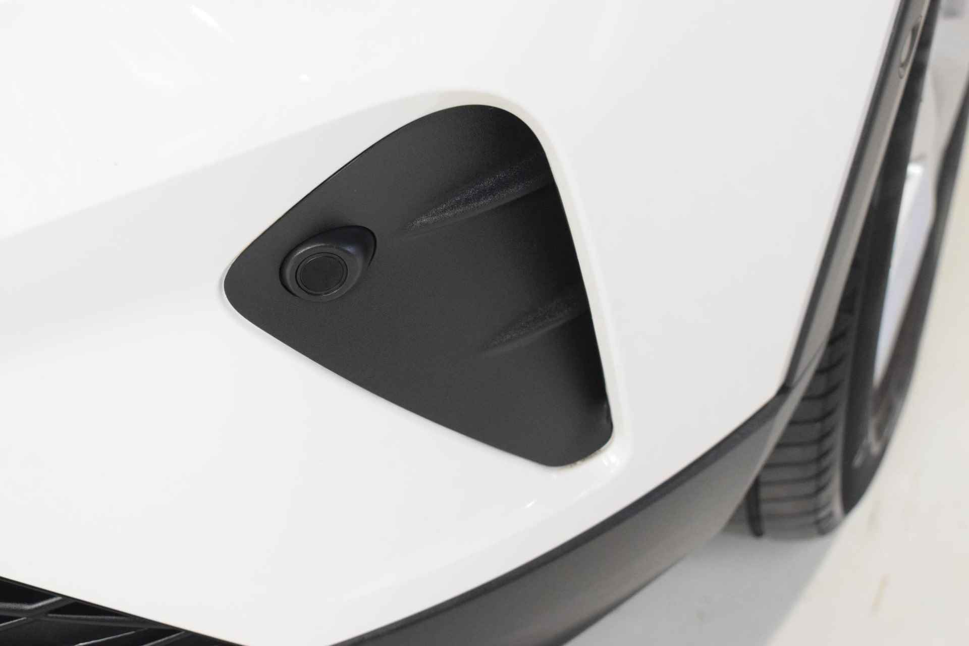 SEAT Arona 1.0 TSI FR Business Intense | Virtual-Cockpit | Achteruitrijcamera | Parkeersensoren | Trekhaak | Stoelverwarming | Adaptive cruise control | Navigatie | Apple Carplay/Android auto | Elektrische zijspiegels | - 6/44
