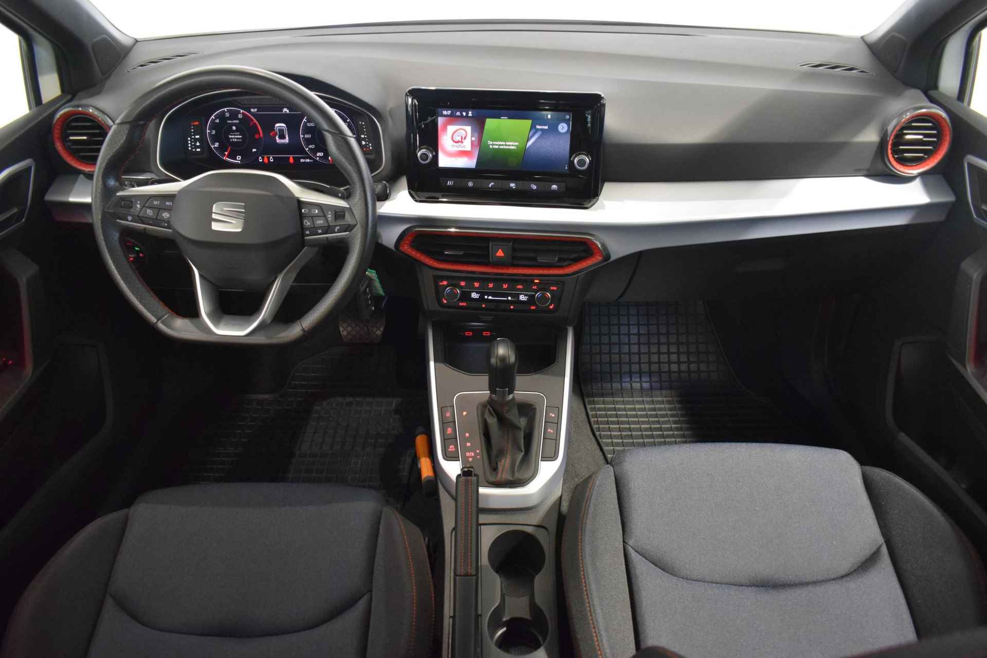 SEAT Arona 1.0 TSI FR Business Intense | Virtual-Cockpit | Achteruitrijcamera | Parkeersensoren | Trekhaak | Stoelverwarming | Adaptive cruise control | Navigatie | Apple Carplay/Android auto | Elektrische zijspiegels | - 26/44