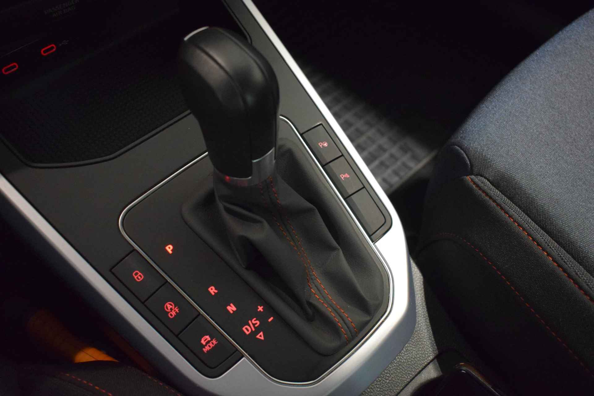 SEAT Arona 1.0 TSI FR Business Intense | Virtual-Cockpit | Achteruitrijcamera | Parkeersensoren | Trekhaak | Stoelverwarming | Adaptive cruise control | Navigatie | Apple Carplay/Android auto | Elektrische zijspiegels | - 36/44