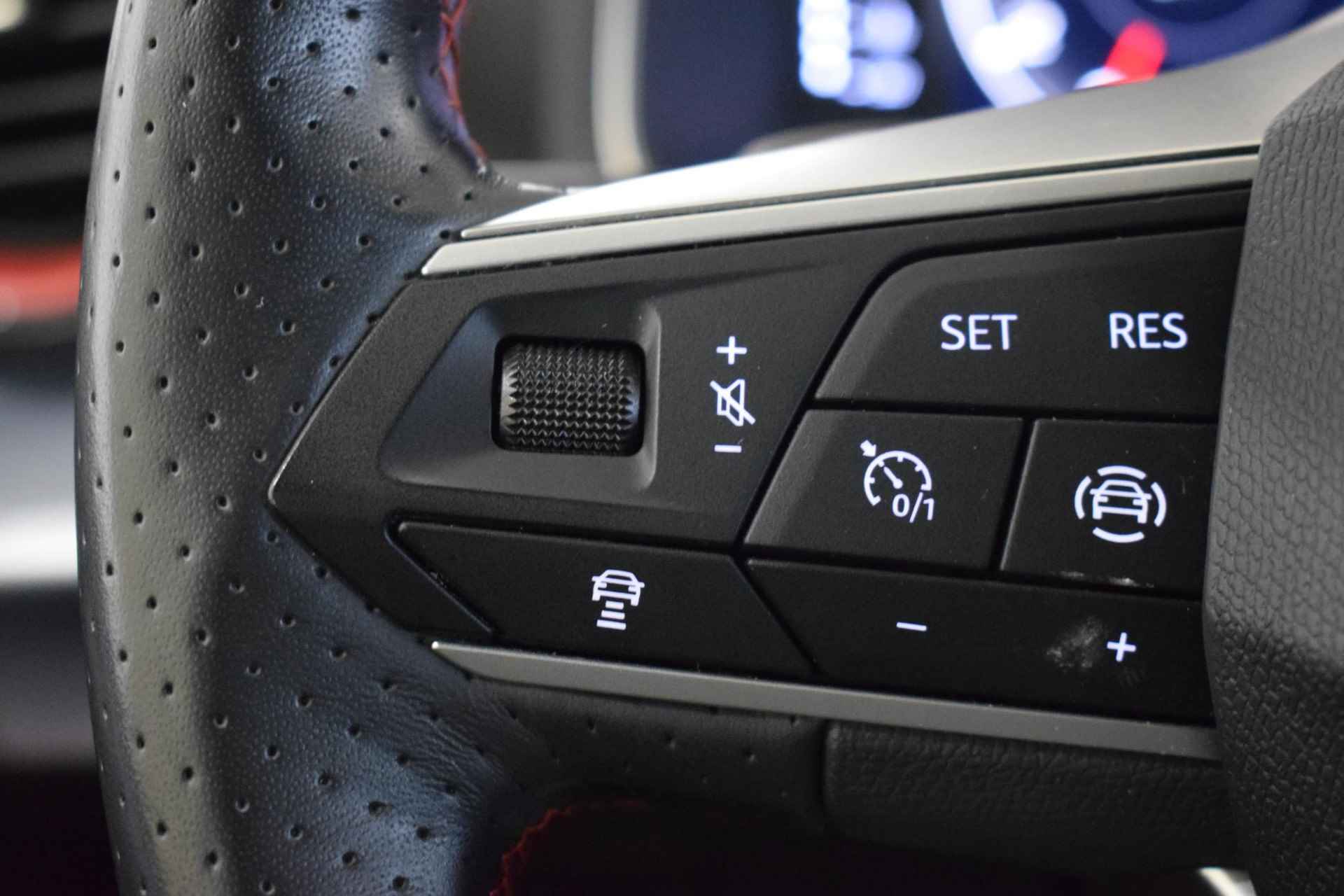 SEAT Arona 1.0 TSI FR Business Intense | Virtual-Cockpit | Achteruitrijcamera | Parkeersensoren | Trekhaak | Stoelverwarming | Adaptive cruise control | Navigatie | Apple Carplay/Android auto | Elektrische zijspiegels | - 38/44