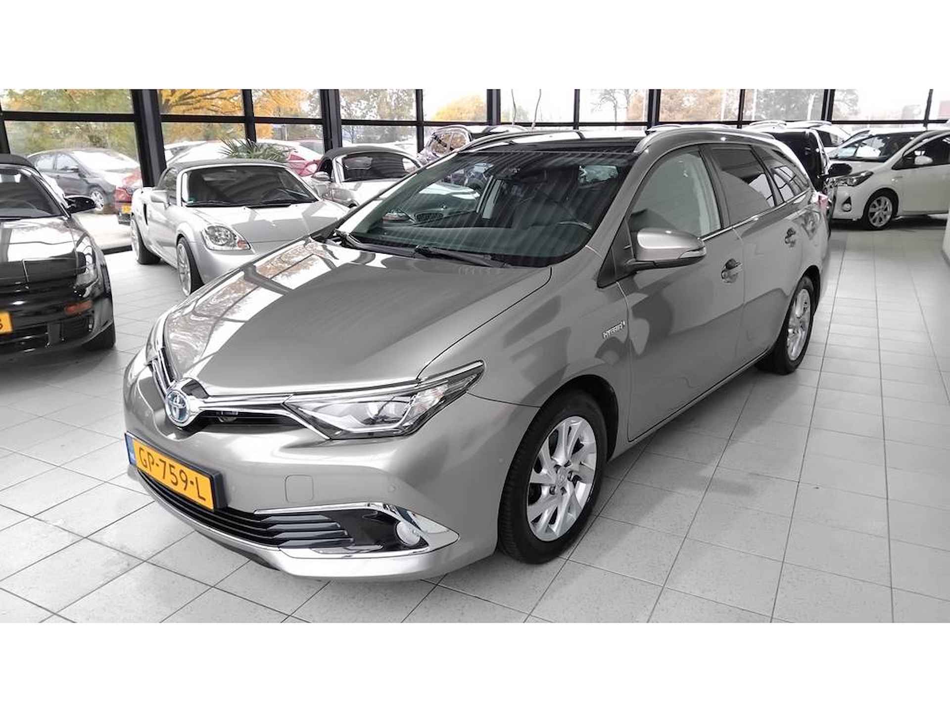 Toyota Auris TS 1.8 Lease pro Pano LED Navi Stoelverw - 4/23