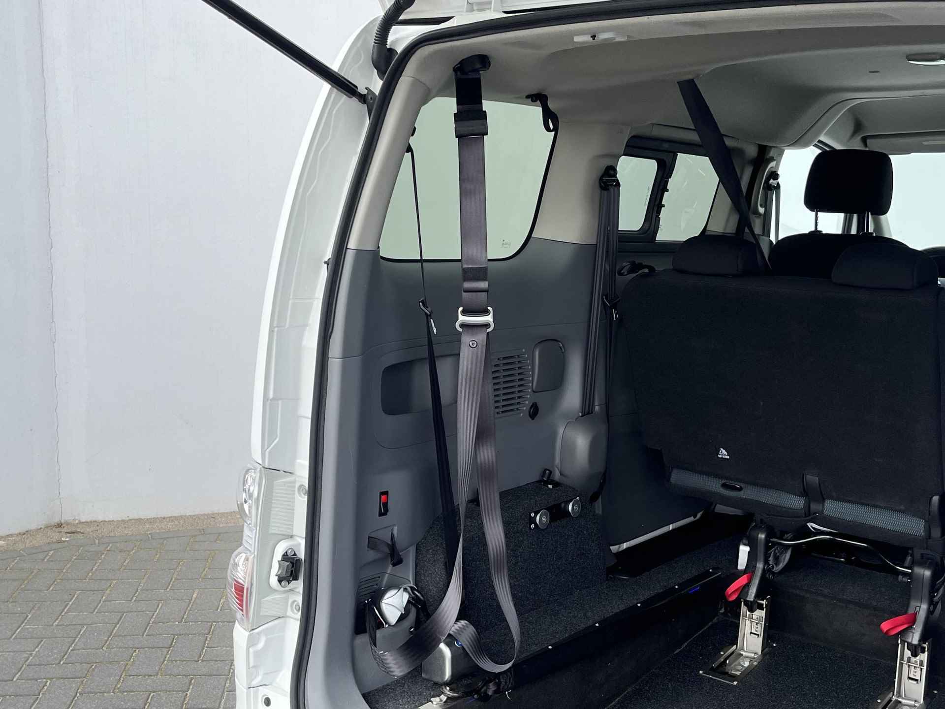 Nissan e-NV200 Evalia 40 kWh Connect Ed 7p. Rolstoelvervoer / €2.000,- Subsidie mogelijk / Rolstoel / Invalide / Aangepast Vervoer / Navigatie / Keyless / Climate control / Cruise control - 28/54