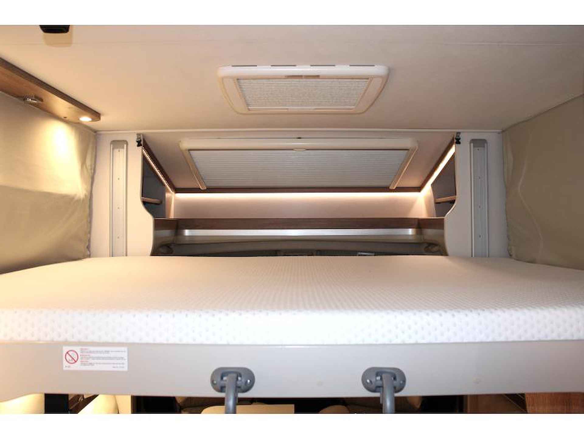 Dethleffs Trend 7057 DBM Queensbed hefbed - 23/24