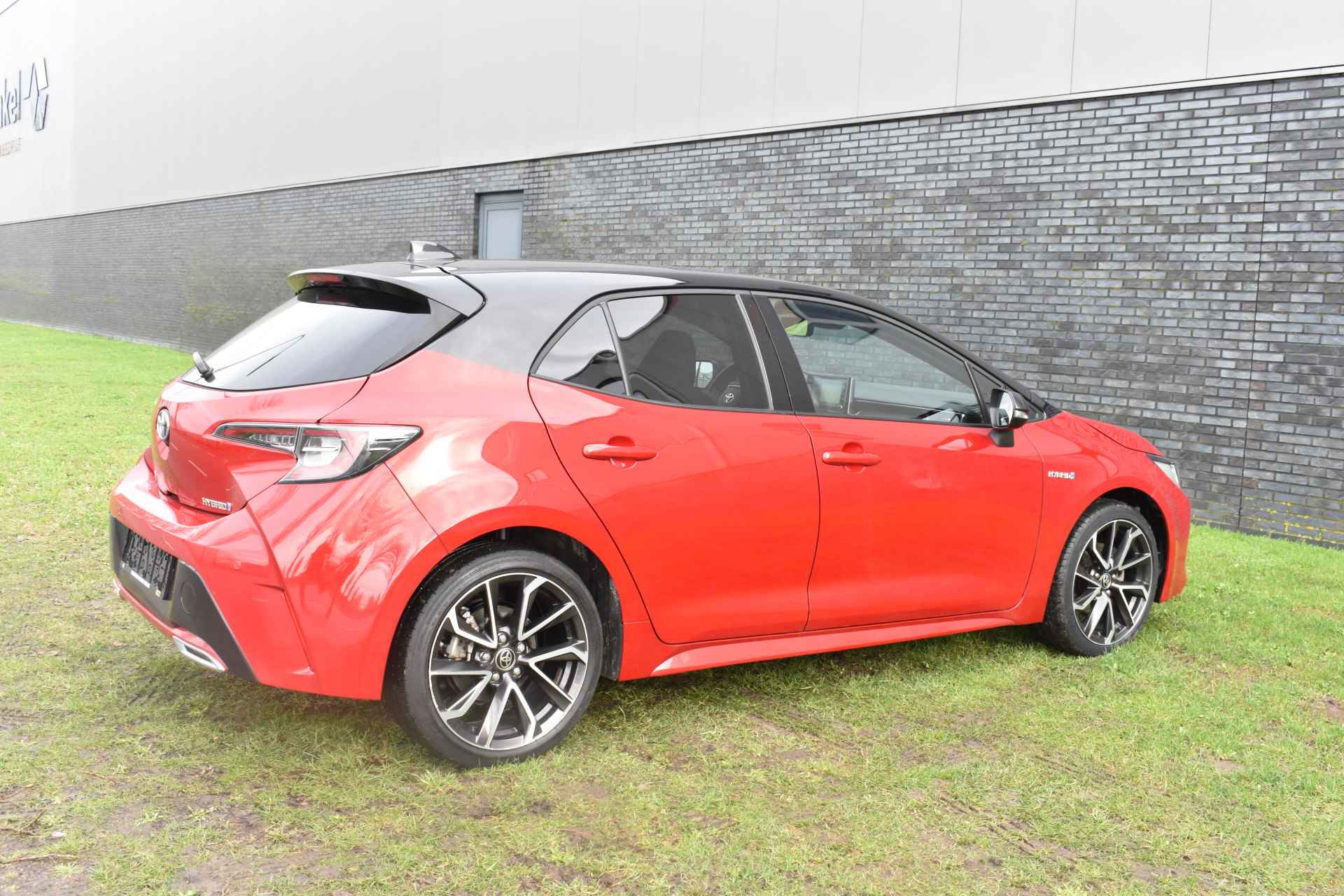 Toyota Corolla 1.8 Hybrid First Edition 2-tone Automaat - 16/34