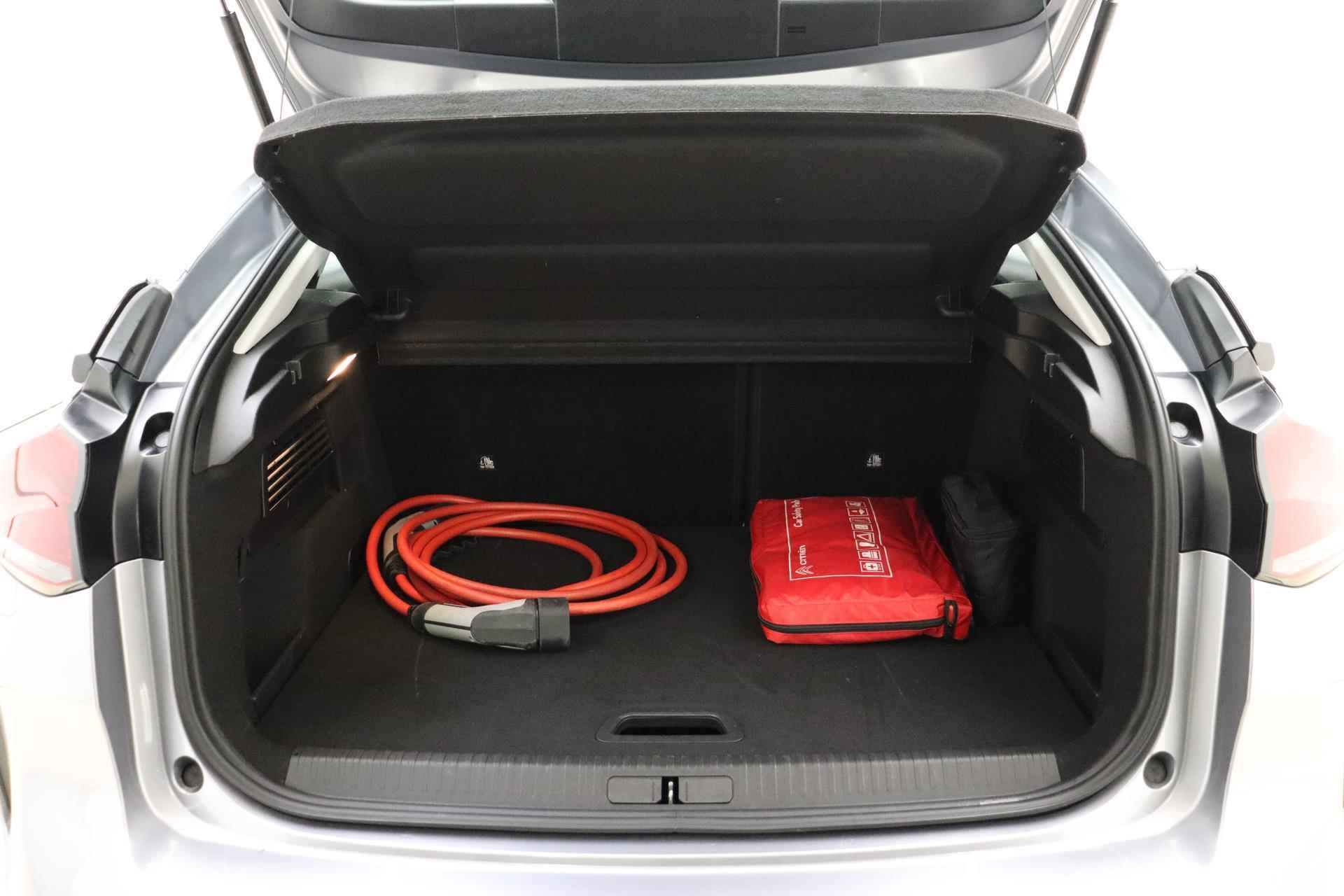 Citroen Ë-C4 Feel 50 kWh 3 Fase | Camera | Stoel & Stuurverwarming | Navigatie via Apple Carplay | Parkeersensoren | Dodehoek assistent - 14/39