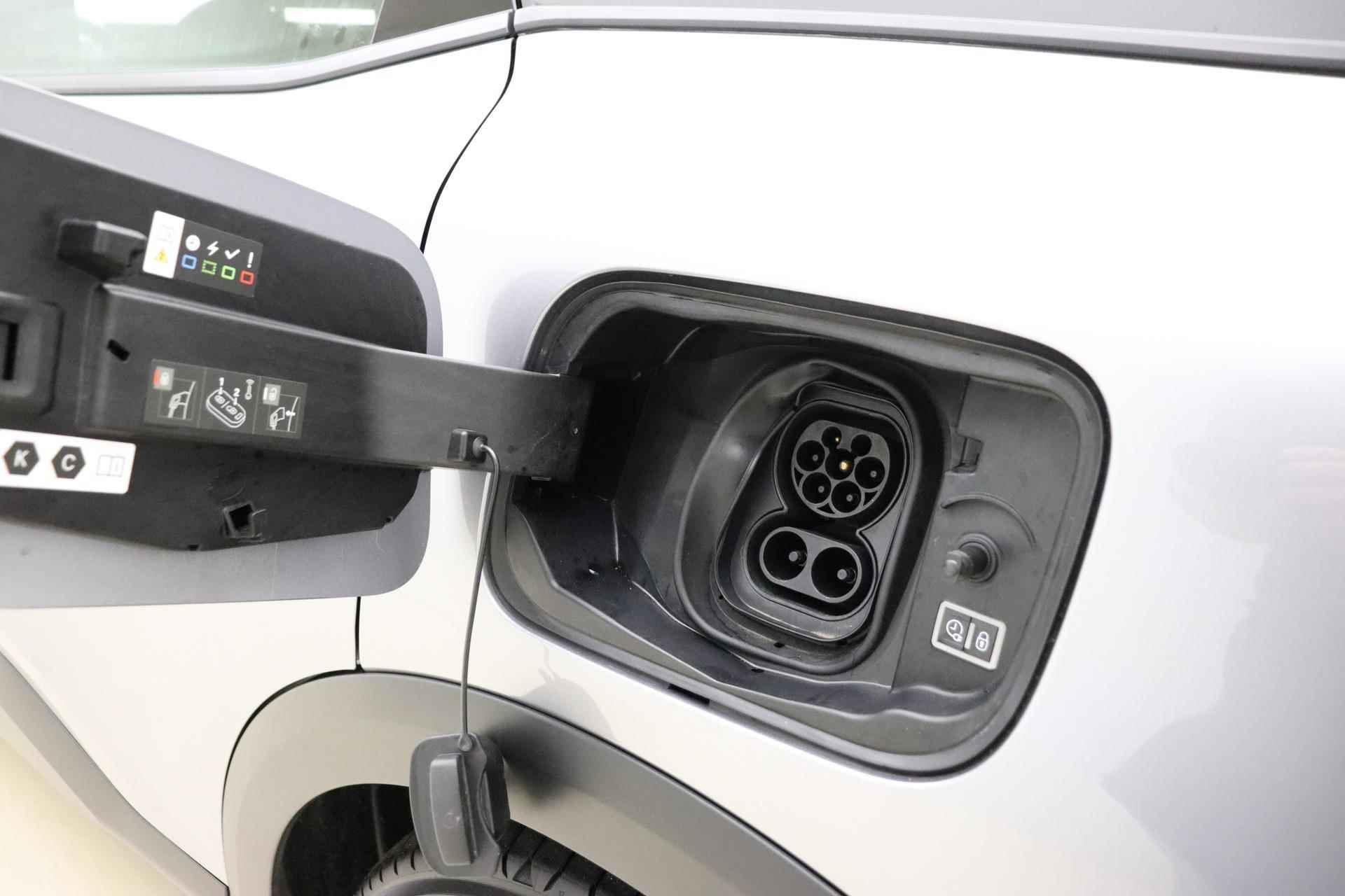 Citroen Ë-C4 Feel 50 kWh 3 Fase | Camera | Stoel & Stuurverwarming | Navigatie via Apple Carplay | Parkeersensoren | Dodehoek assistent - 19/39