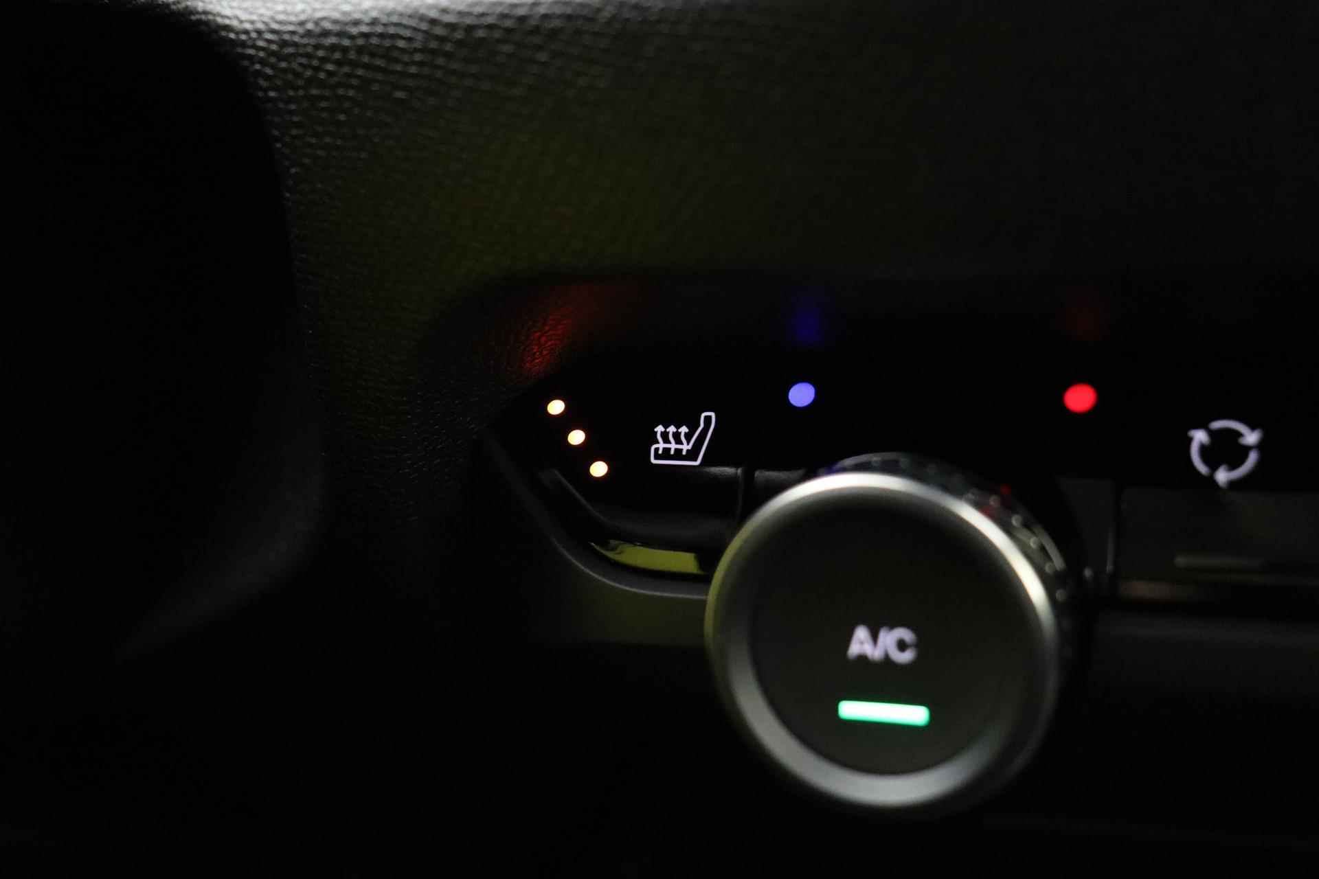 Citroen Ë-C4 Feel 50 kWh 3 Fase | Camera | Stoel & Stuurverwarming | Navigatie via Apple Carplay | Parkeersensoren | Dodehoek assistent - 29/39