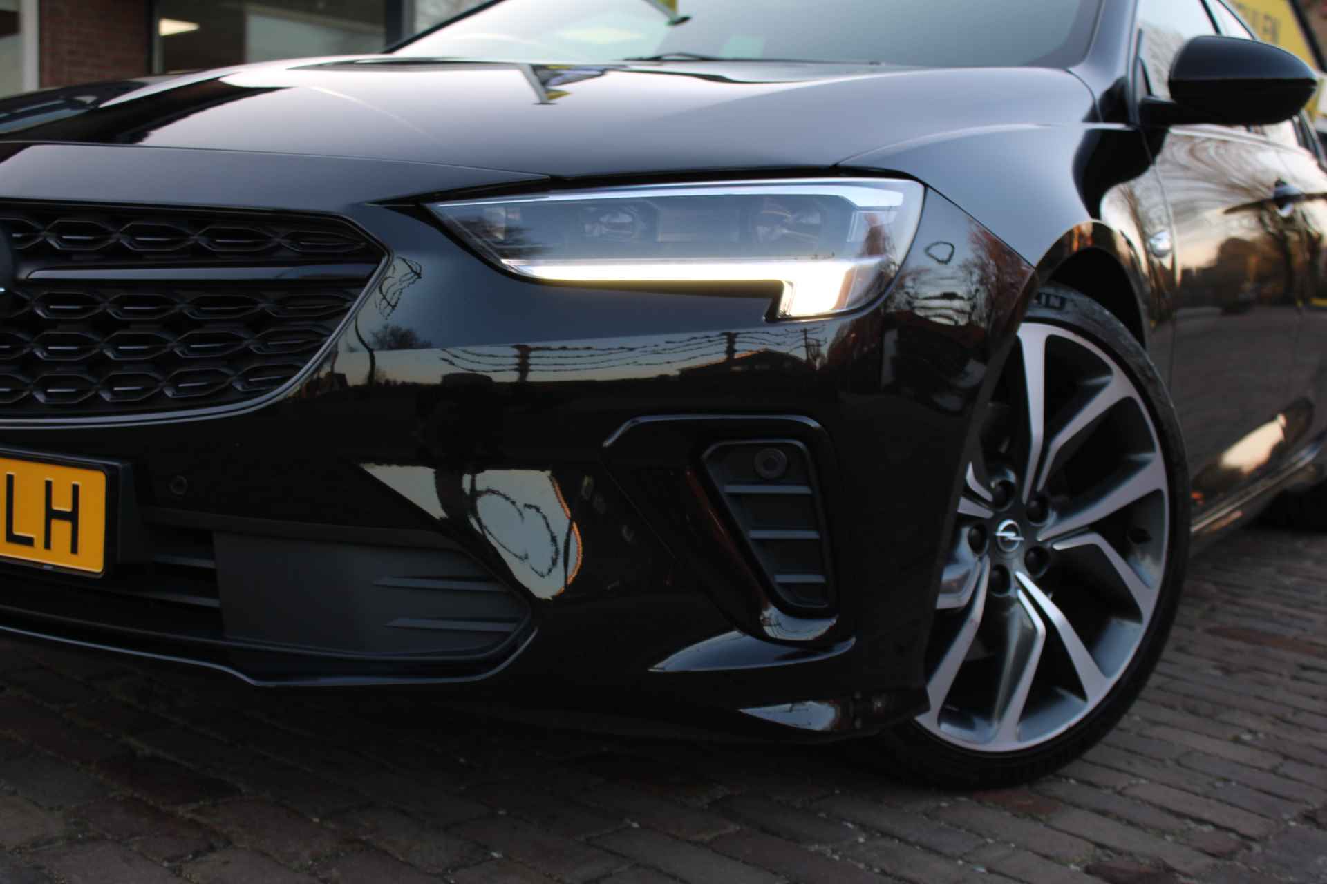 Opel Insignia Grand Sport GSI 2.0 Turbo 230PK 4x4 Automaat + 20"/ Leder/ Full-Led/ Winterpakket/ Camera/ NL auto - 2/61