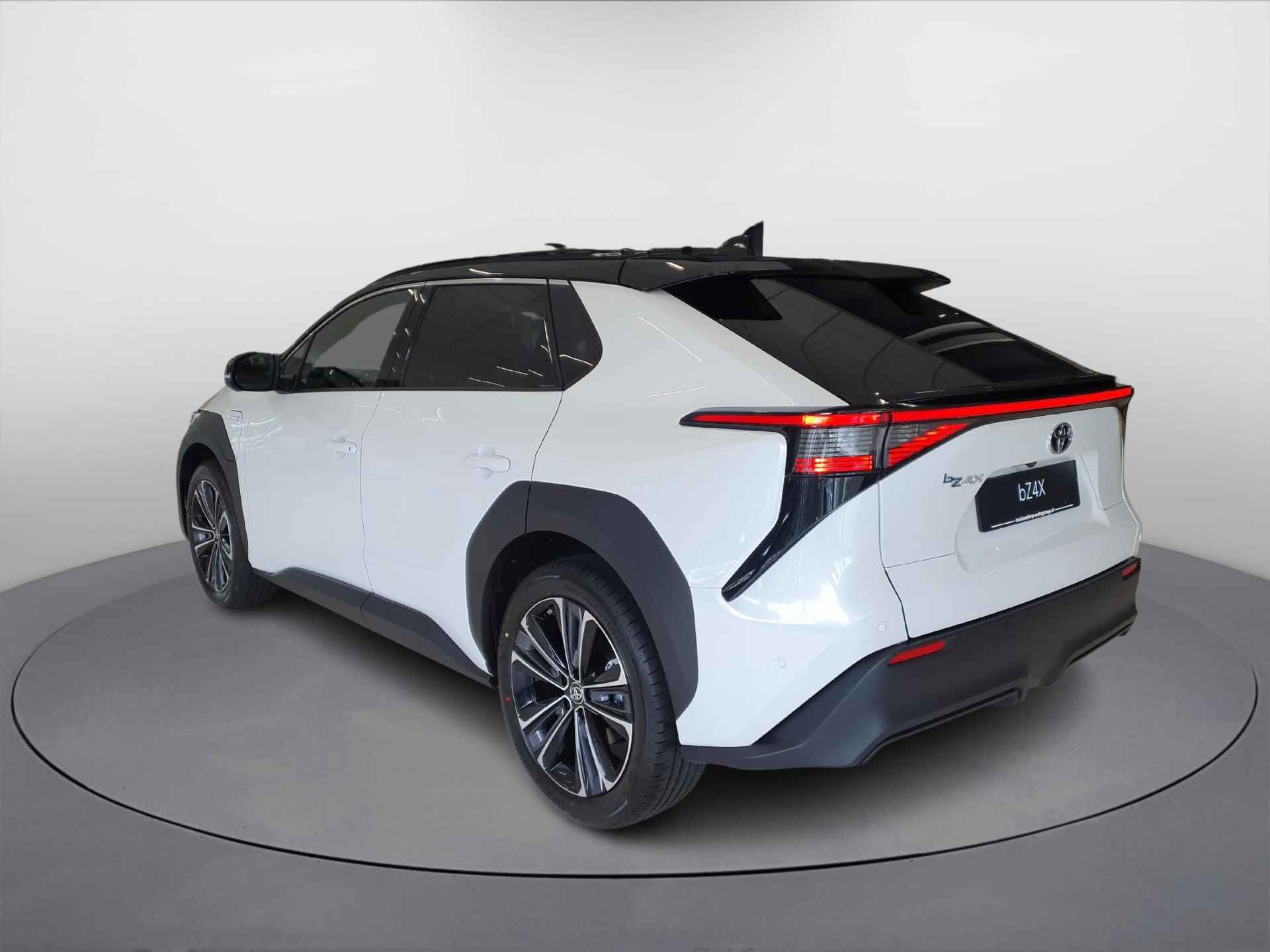 Toyota bZ4X Premium 71 kWh |Panoramisch Dak|Snel Leverbaar!| - 4/37