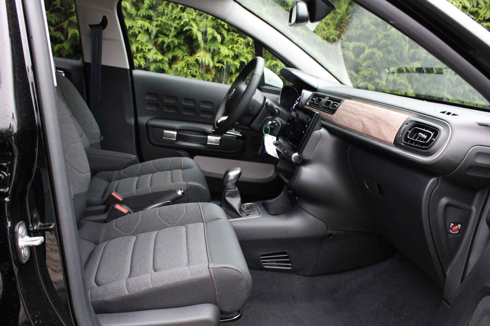 Citroën C3 1.2 PureTech 82PK Feel Edition Cruise Control, Navigatie, Climate Control, Dimlichten Automatisch, Regensensor - 16/40