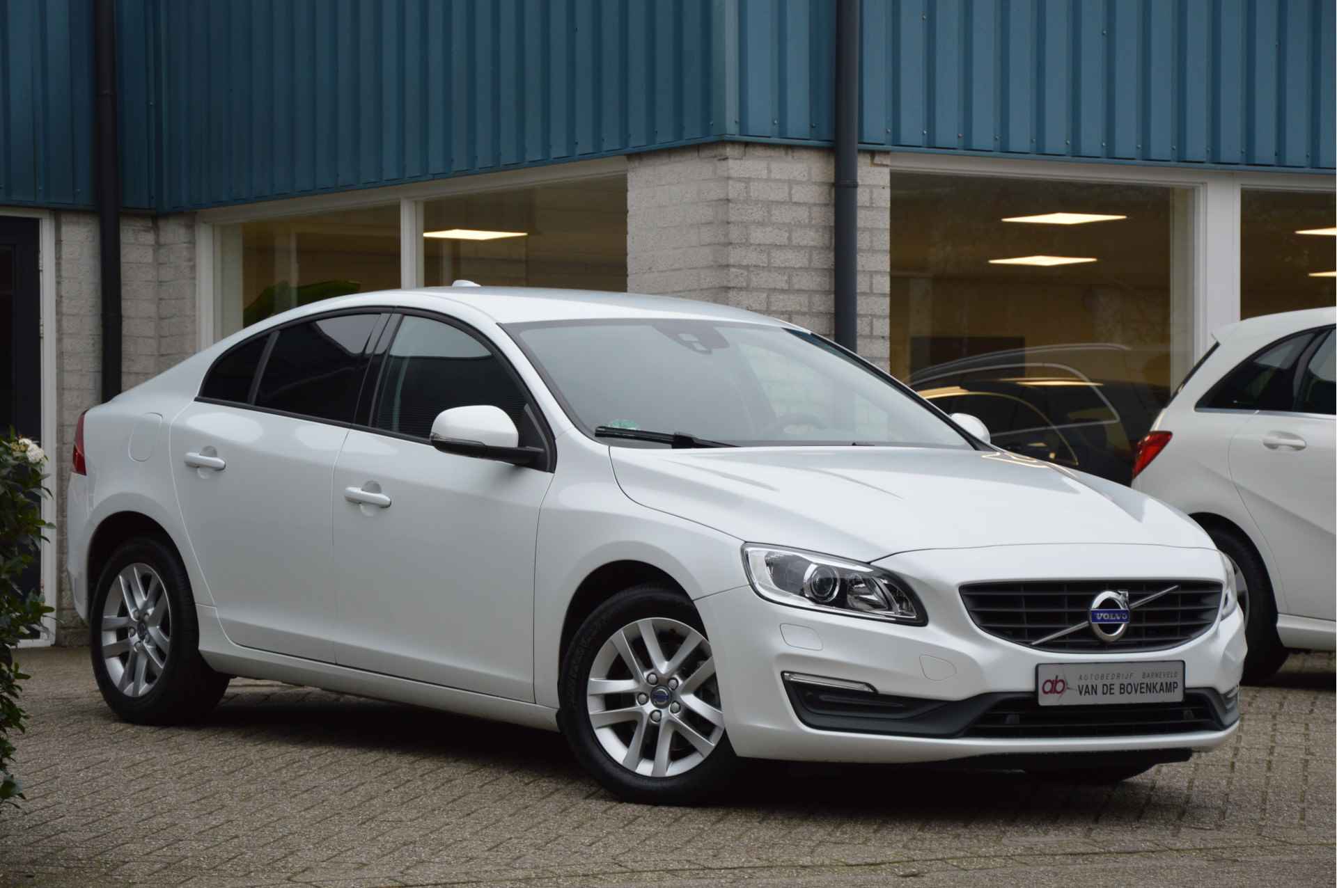 Volvo S60 1.5 T3 KINETIC | AUTOMAAT | CLIMA | CRUISE | XENON | TREKHAAK | ENZ - 3/35