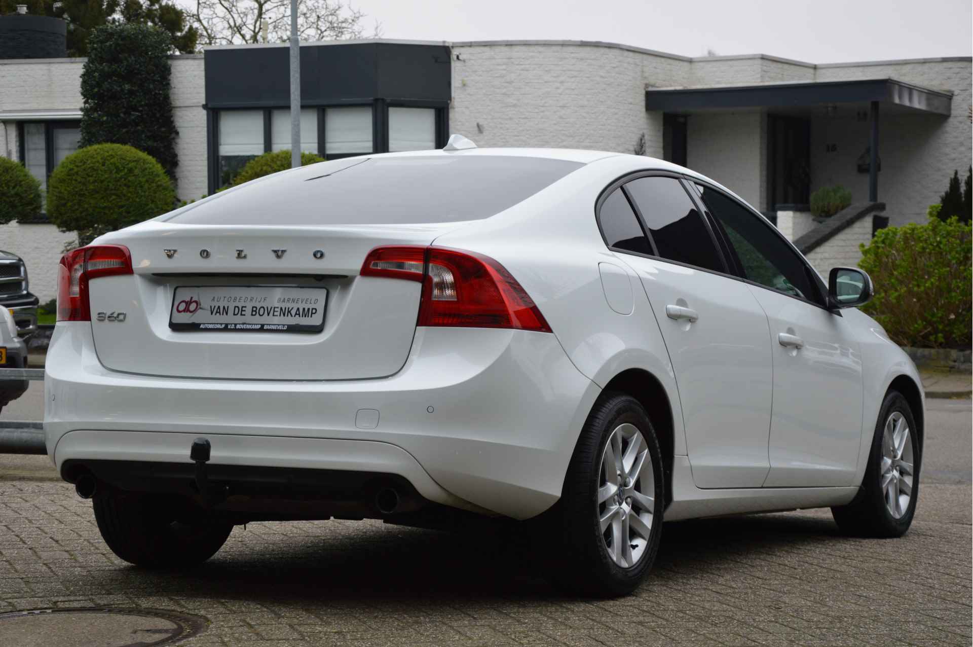 Volvo S60 1.5 T3 KINETIC | AUTOMAAT | CLIMA | CRUISE | XENON | TREKHAAK | ENZ - 4/35