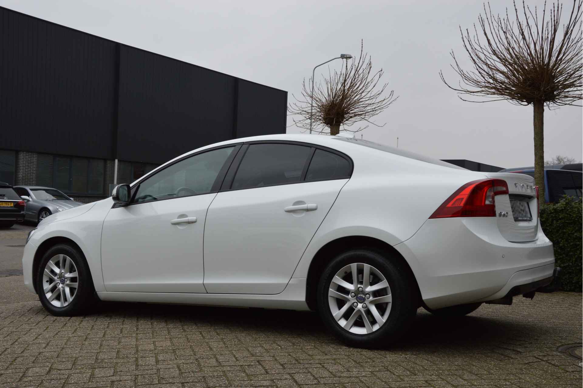 Volvo S60 1.5 T3 KINETIC | AUTOMAAT | CLIMA | CRUISE | XENON | TREKHAAK | ENZ - 10/35