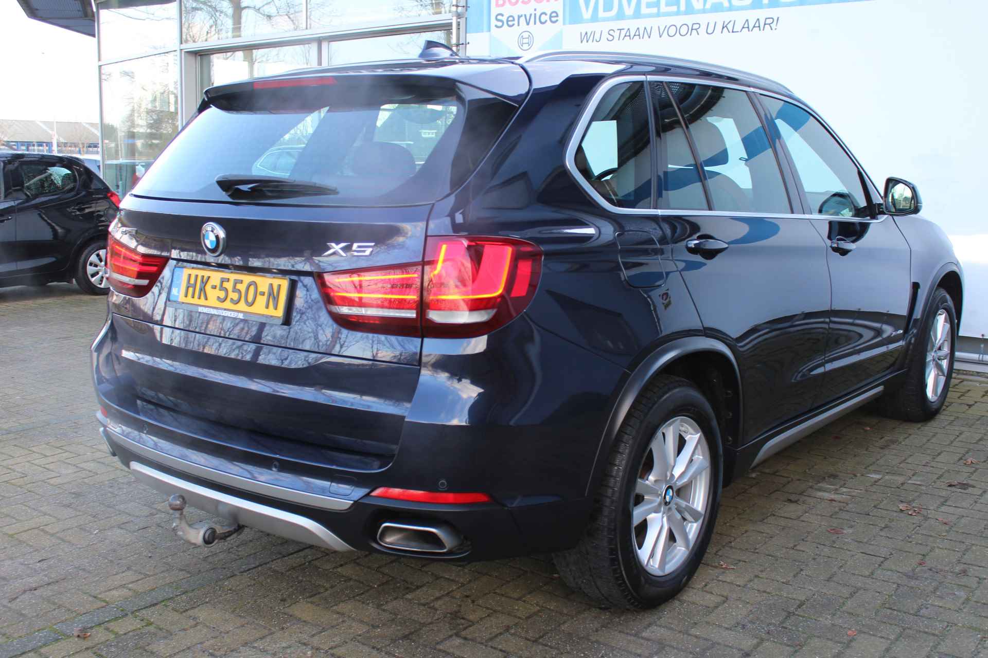 BMW X5 xDrive40e High Executive | Incl. 12 maanden Garantie | Harman/Kardon audiosysteem | Elektrisch verstelbare stoelen met geheugen | Elektrische kofferklep | Elektrisch verstelbaar stuurwiel | Stoelverwarming | 360* Camera | In/uitklapbare trekhaak | Head-up display | Cruise controle | Navigatie | Climate controle | Parkeersensoren V+A | Keyless entry/start | Volledig lederen bekleding | Origineel NL auto | NAP | - 8/75