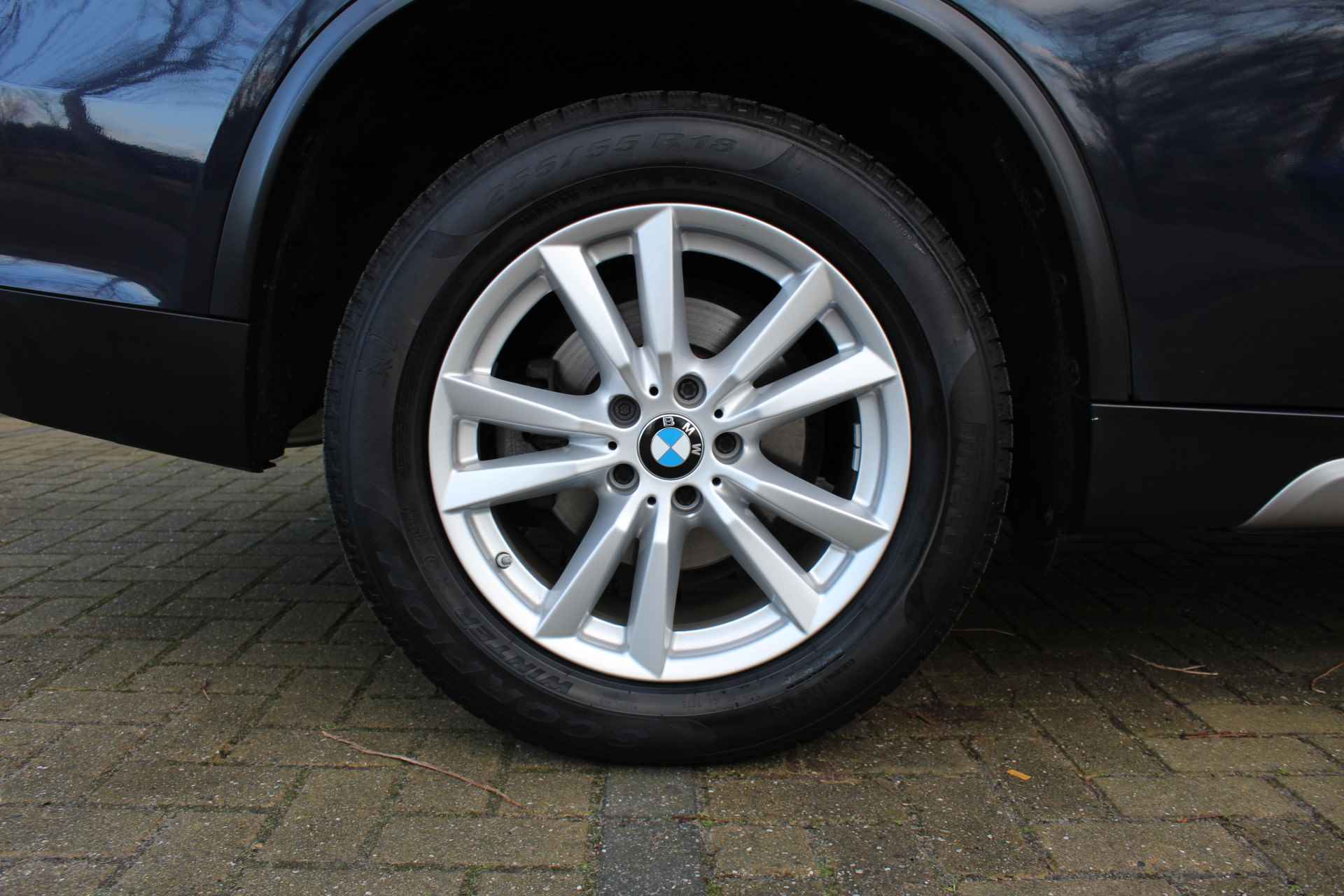 BMW X5 xDrive40e High Executive | Incl. 12 maanden Garantie | Harman/Kardon audiosysteem | Elektrisch verstelbare stoelen met geheugen | Elektrische kofferklep | Elektrisch verstelbaar stuurwiel | Stoelverwarming | 360* Camera | In/uitklapbare trekhaak | Head-up display | Cruise controle | Navigatie | Climate controle | Parkeersensoren V+A | Keyless entry/start | Volledig lederen bekleding | Origineel NL auto | NAP | - 21/75