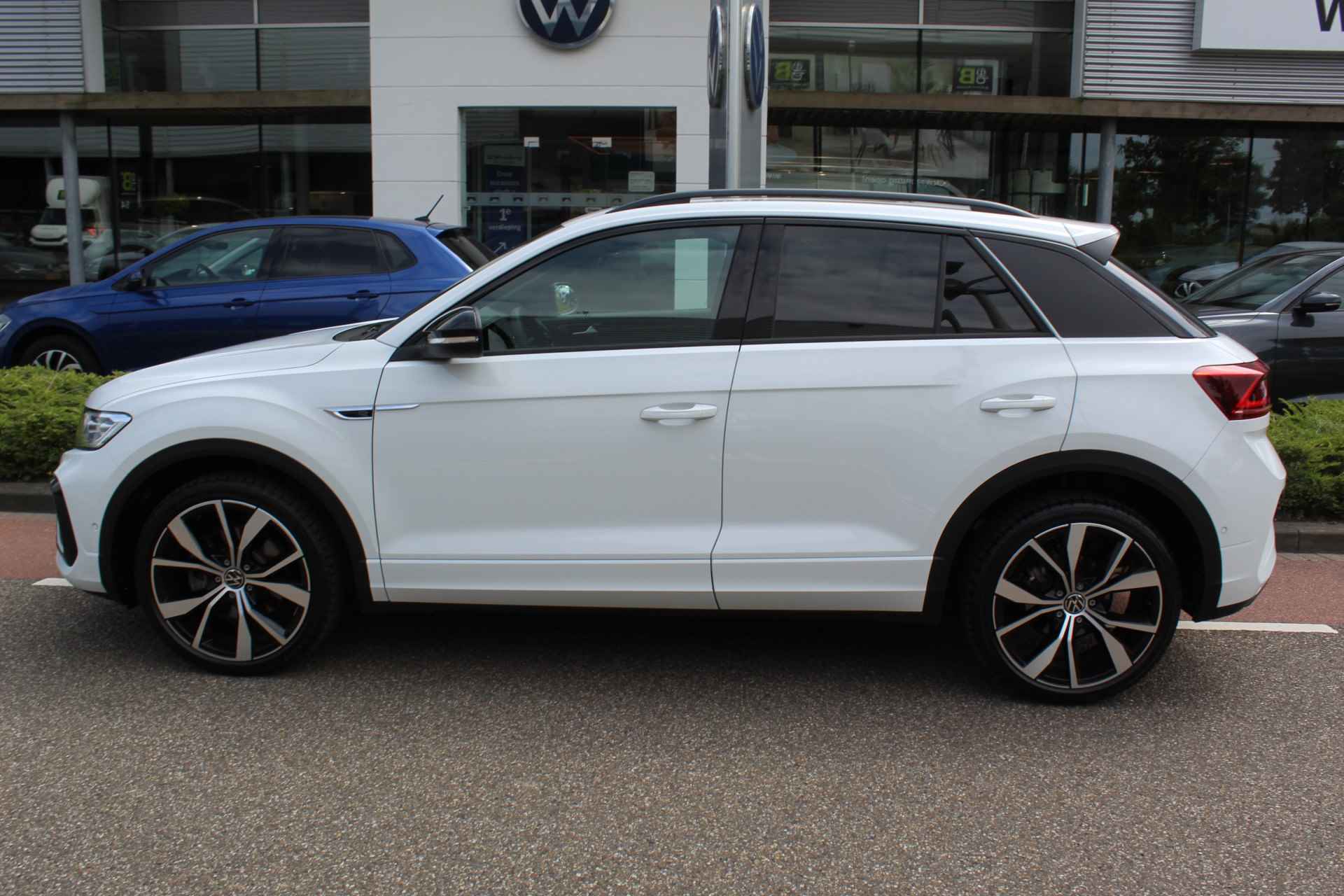 Volkswagen T-Roc 1.5 TSI 150pk DSG R-Line / Panoramadak / Virtual Cockpit / Black Style / Ergo Active Stoelen / 19" LMV / Navi / Camera / Stuur en Stoelverwarming / IQ LED Matrix - 5/40