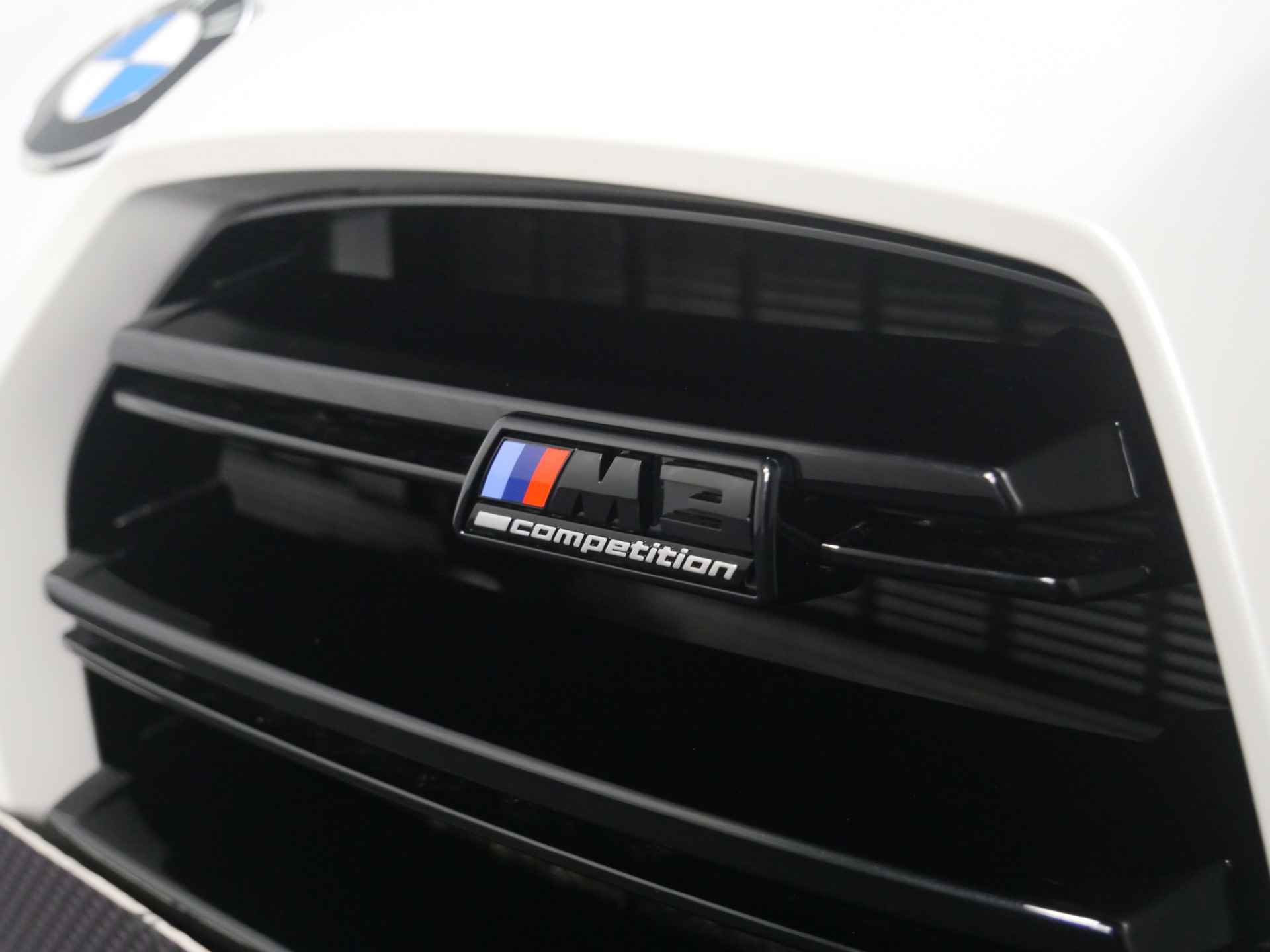 BMW 3 Serie M3 xDrive Competition High Executive Automaat / M Drive Professional / M Carbon kuipstoelen / Laserlight / M Carbon-keramisch remmen / Adaptief M Onderstel - 34/52