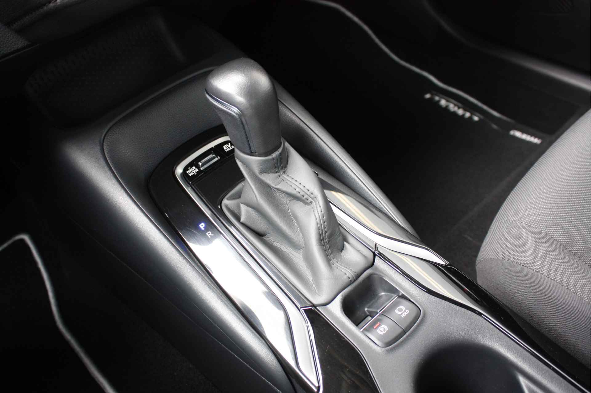 Toyota Corolla 1.8 Hybrid Active | Navigatie via Apple carplay/ Android auto | Keyless | DAB | Lane assist | - 10/42