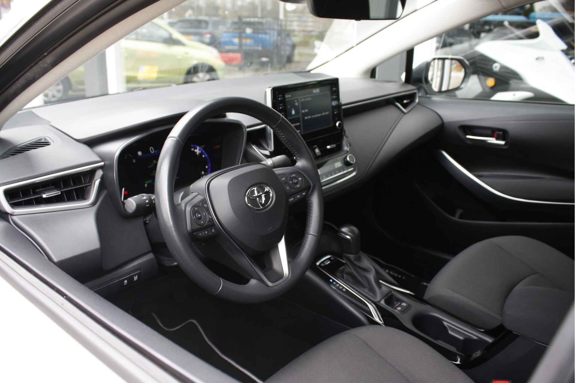Toyota Corolla 1.8 Hybrid Active | Navigatie via Apple carplay/ Android auto | Keyless | DAB | Lane assist | - 22/42
