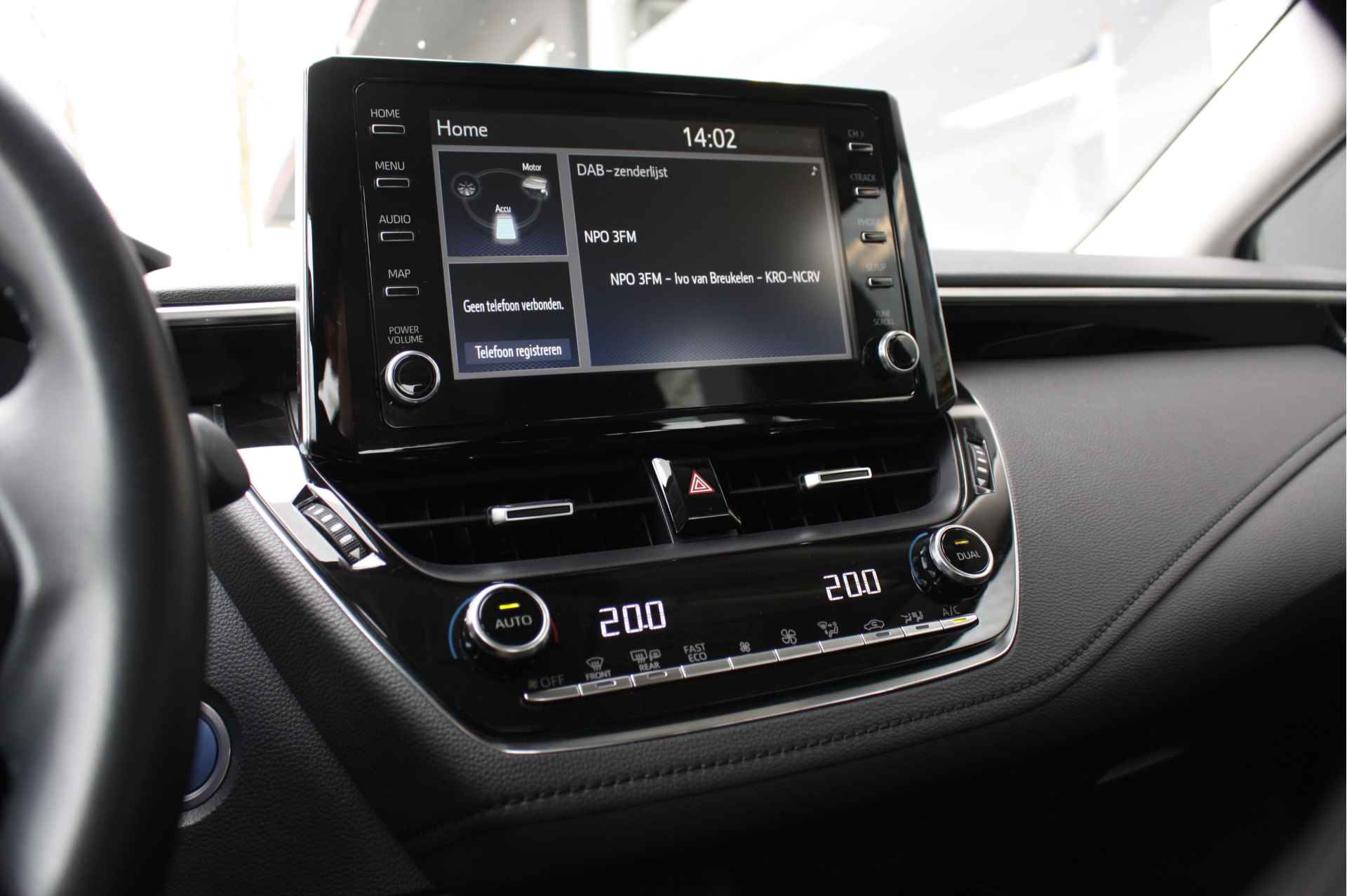 Toyota Corolla 1.8 Hybrid Active | Navigatie via Apple carplay/ Android auto | Keyless | DAB | Lane assist | - 24/42