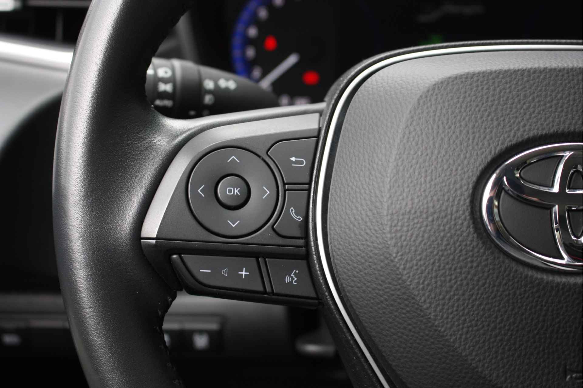 Toyota Corolla 1.8 Hybrid Active | Navigatie via Apple carplay/ Android auto | Keyless | DAB | Lane assist | - 28/42