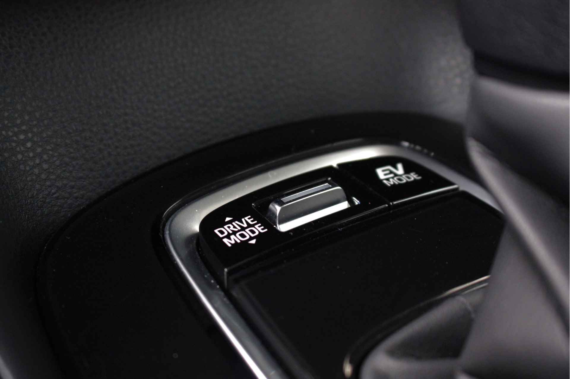 Toyota Corolla 1.8 Hybrid Active | Navigatie via Apple carplay/ Android auto | Keyless | DAB | Lane assist | - 33/42