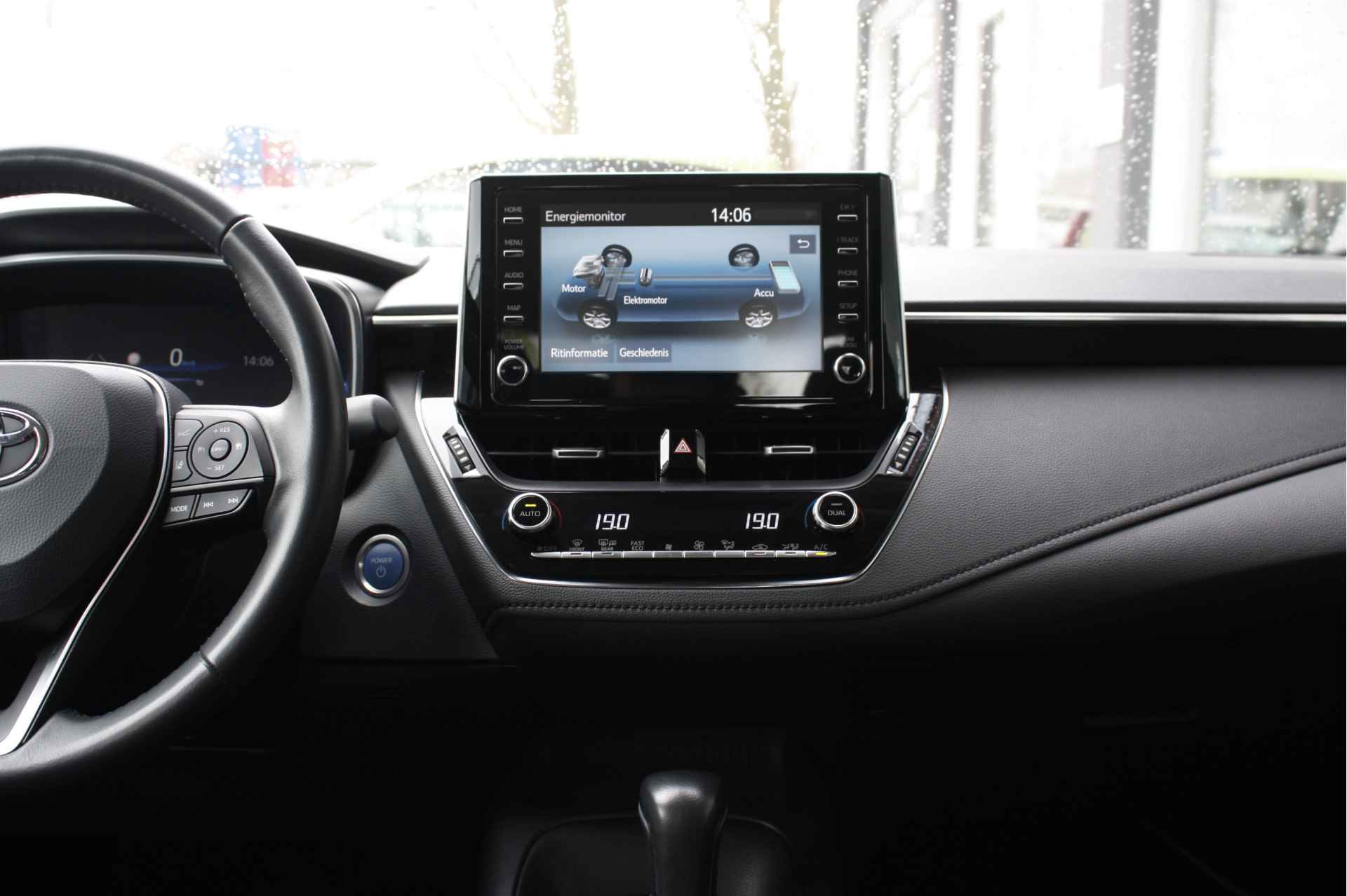 Toyota Corolla 1.8 Hybrid Active | Navigatie via Apple carplay/ Android auto | Keyless | DAB | Lane assist | - 40/42