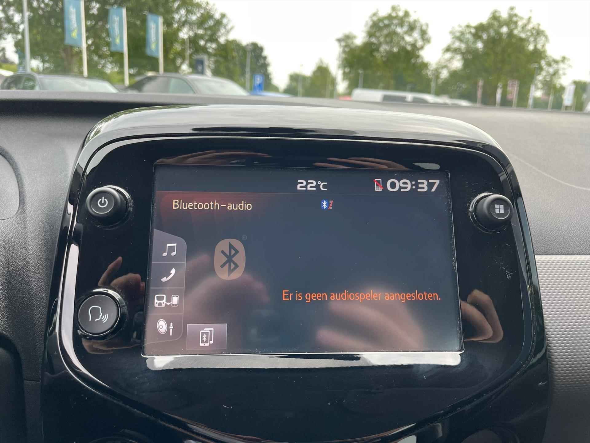 Peugeot 108 1.0 e-VTi 72pk 5D Allure | Navigatie van tomtom | Airco | Snelheidsbegrenzer | Multifunctioneel stuurwiel  | Iso fix | - 4/31