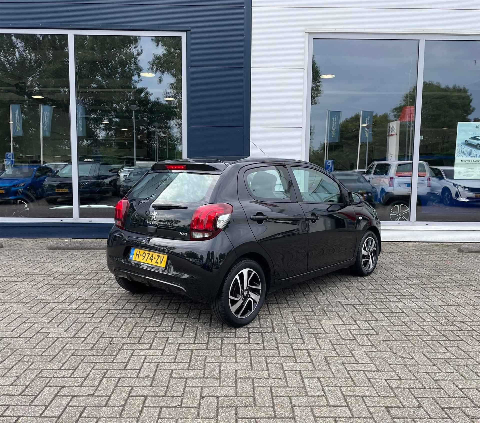 Peugeot 108 1.0 e-VTi 72pk 5D Allure | Navigatie van tomtom | Airco | Snelheidsbegrenzer | Multifunctioneel stuurwiel  | Iso fix | - 21/31