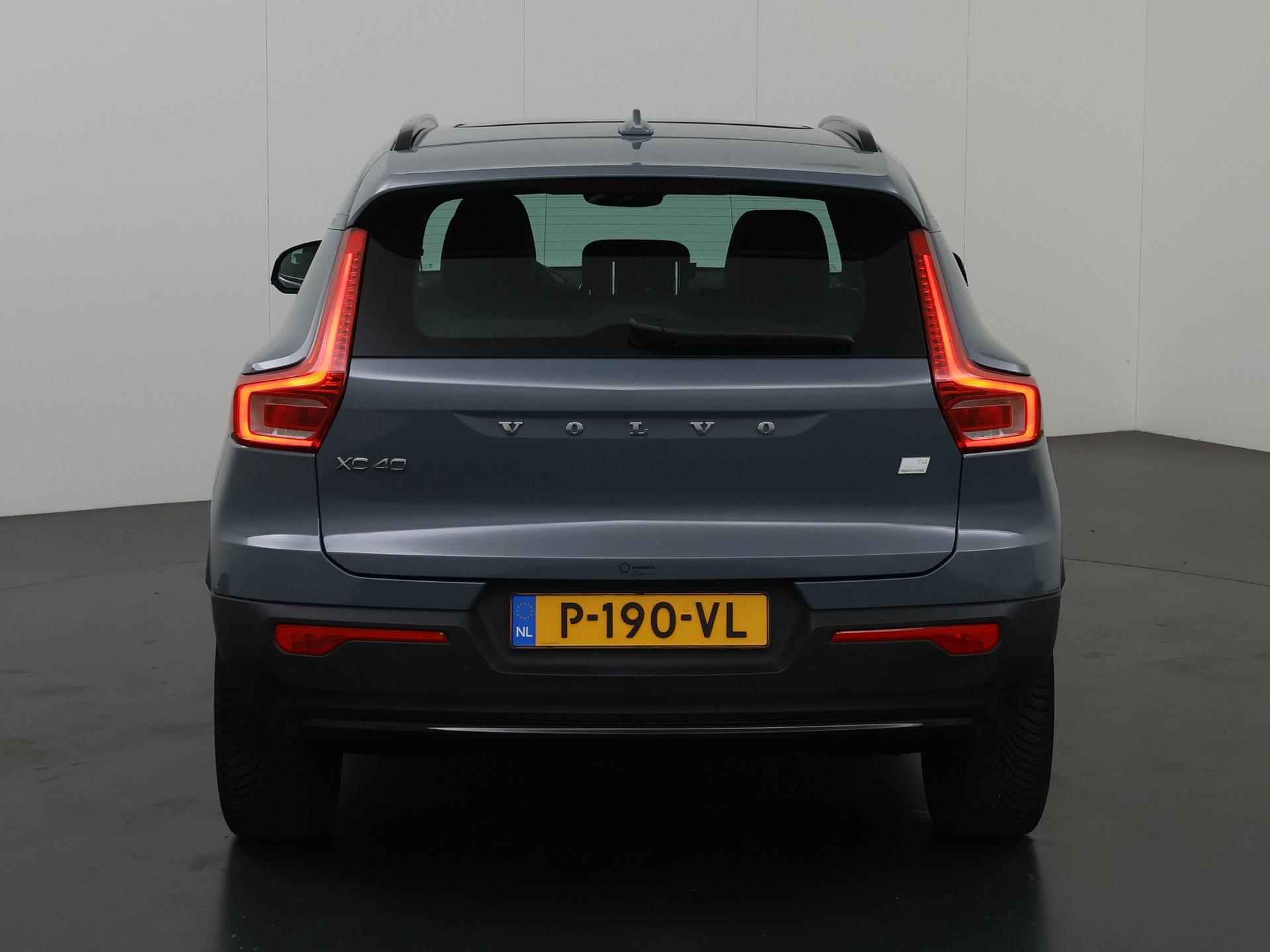 Volvo XC40 1.5 T4 Plug-in hybrid Ultimate Dark | Panoramadak | Keyless go | Navigatie | Cruise Control Adaptief | Parkeercamera | Harman / Kardon | - 5/43