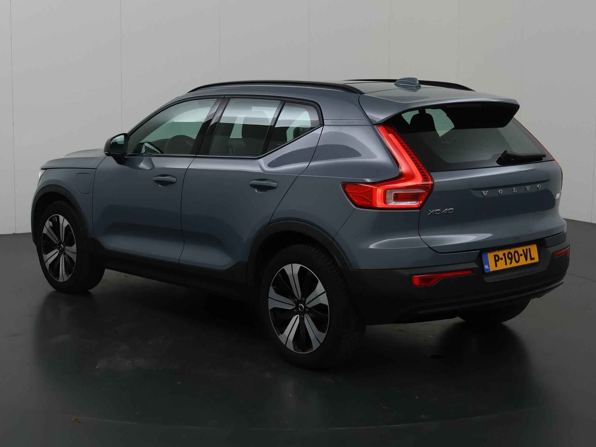 Volvo XC40 1.5 T4 Plug-in hybrid Ultimate Dark | Panoramadak | Keyless go | Navigatie | Cruise Control Adaptief | Parkeercamera | Harman / Kardon | - 23/43