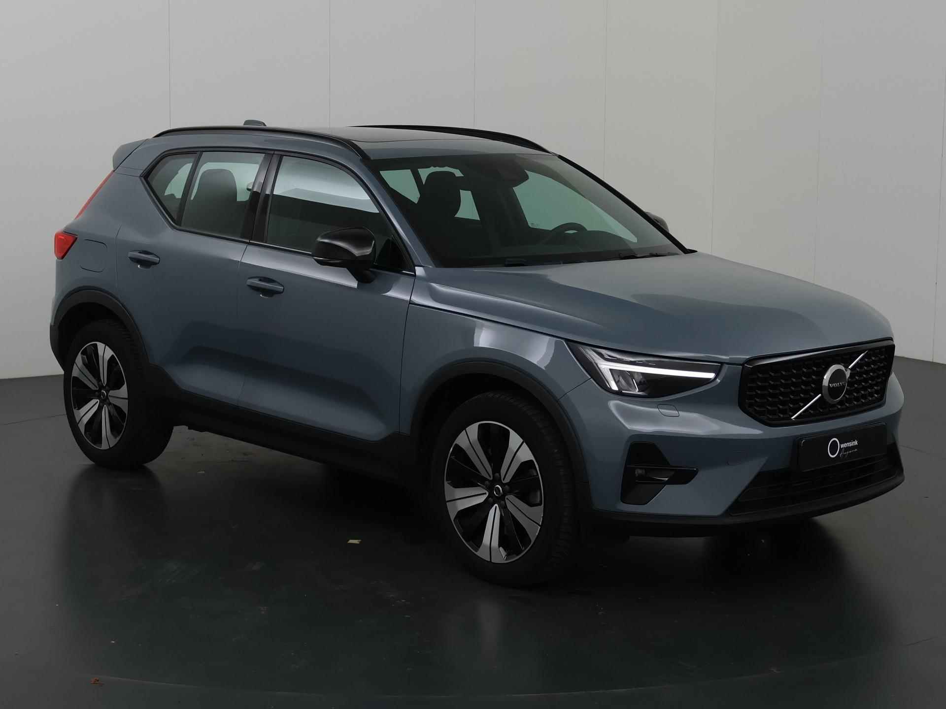 Volvo XC40 1.5 T4 Plug-in hybrid Ultimate Dark | Panoramadak | Keyless go | Navigatie | Cruise Control Adaptief | Parkeercamera | Harman / Kardon | - 24/43