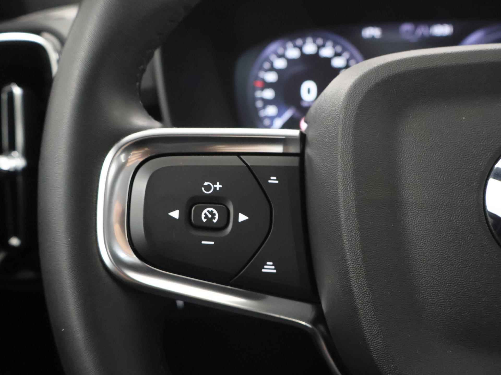 Volvo XC40 1.5 T4 Plug-in hybrid Ultimate Dark | Panoramadak | Keyless go | Navigatie | Cruise Control Adaptief | Parkeercamera | Harman / Kardon | - 31/43