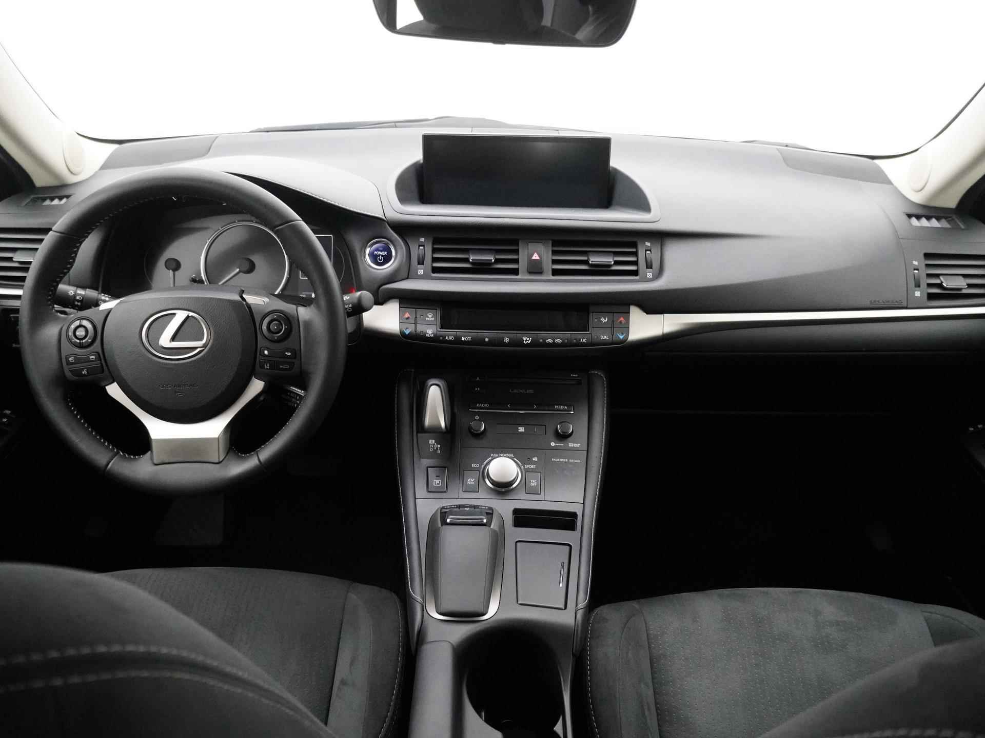 Lexus CT 200h | Premium Navigatie | Adaptive Cruise Control | Lane Assist - 4/32