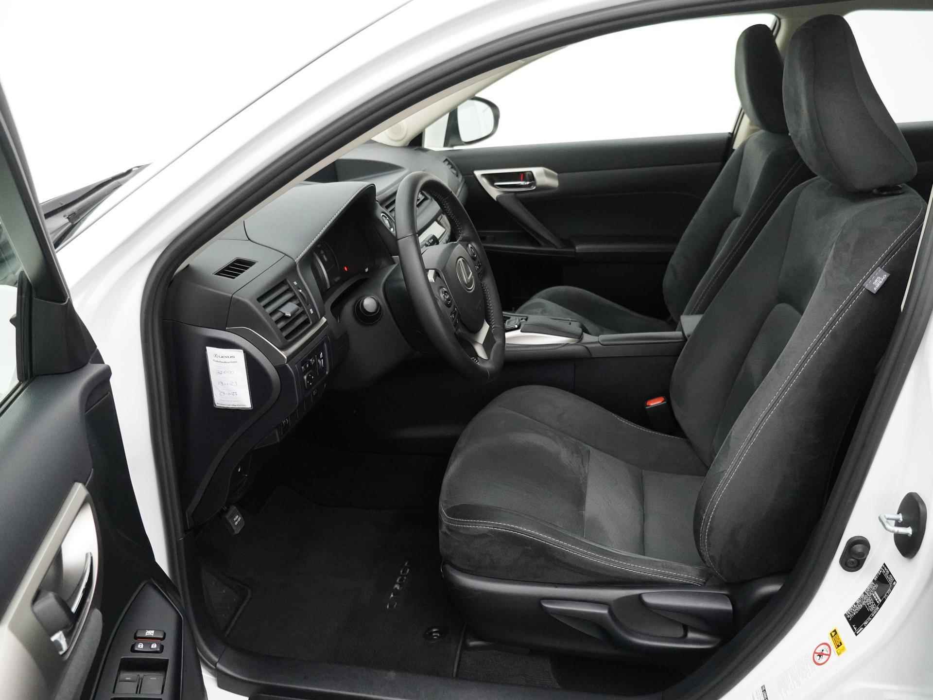 Lexus CT 200h | Premium Navigatie | Adaptive Cruise Control | Lane Assist - 13/32