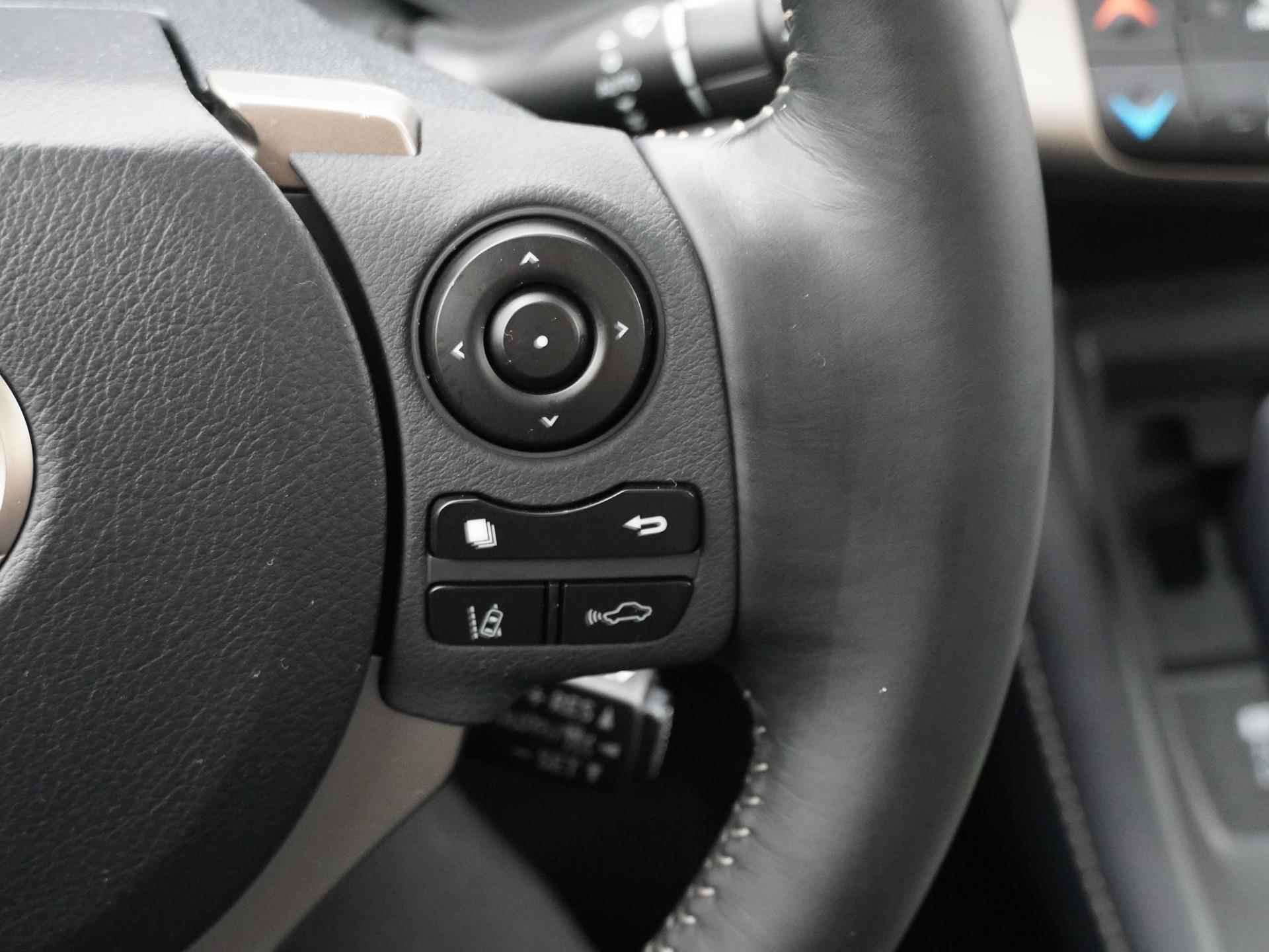 Lexus CT 200h | Premium Navigatie | Adaptive Cruise Control | Lane Assist - 17/32