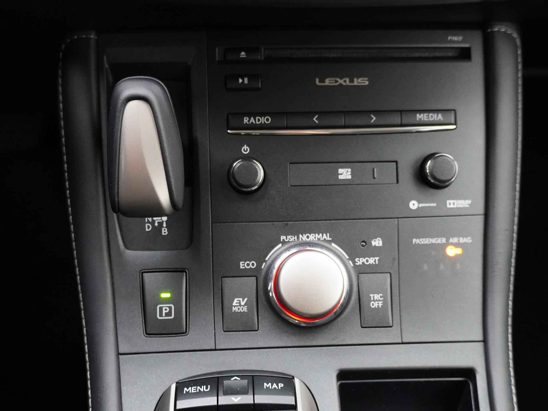 Lexus CT 200h | Premium Navigatie | Adaptive Cruise Control | Lane Assist - 29/32