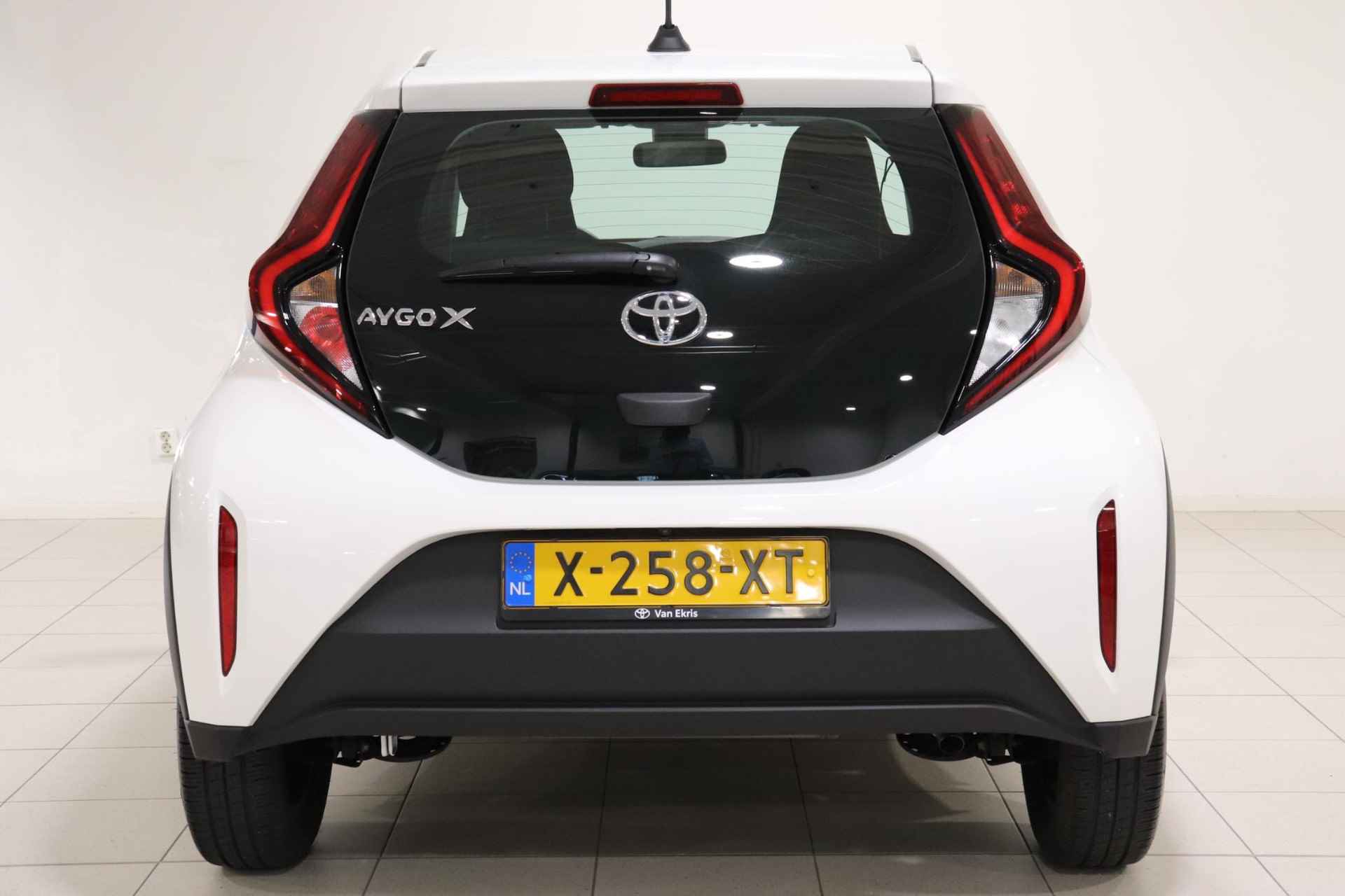 Toyota Aygo X 1.0 VVT-i MT Play, Apple Carplay & Android Auto, Camera, Cruise Control, 1e eigenaar! - 4/28