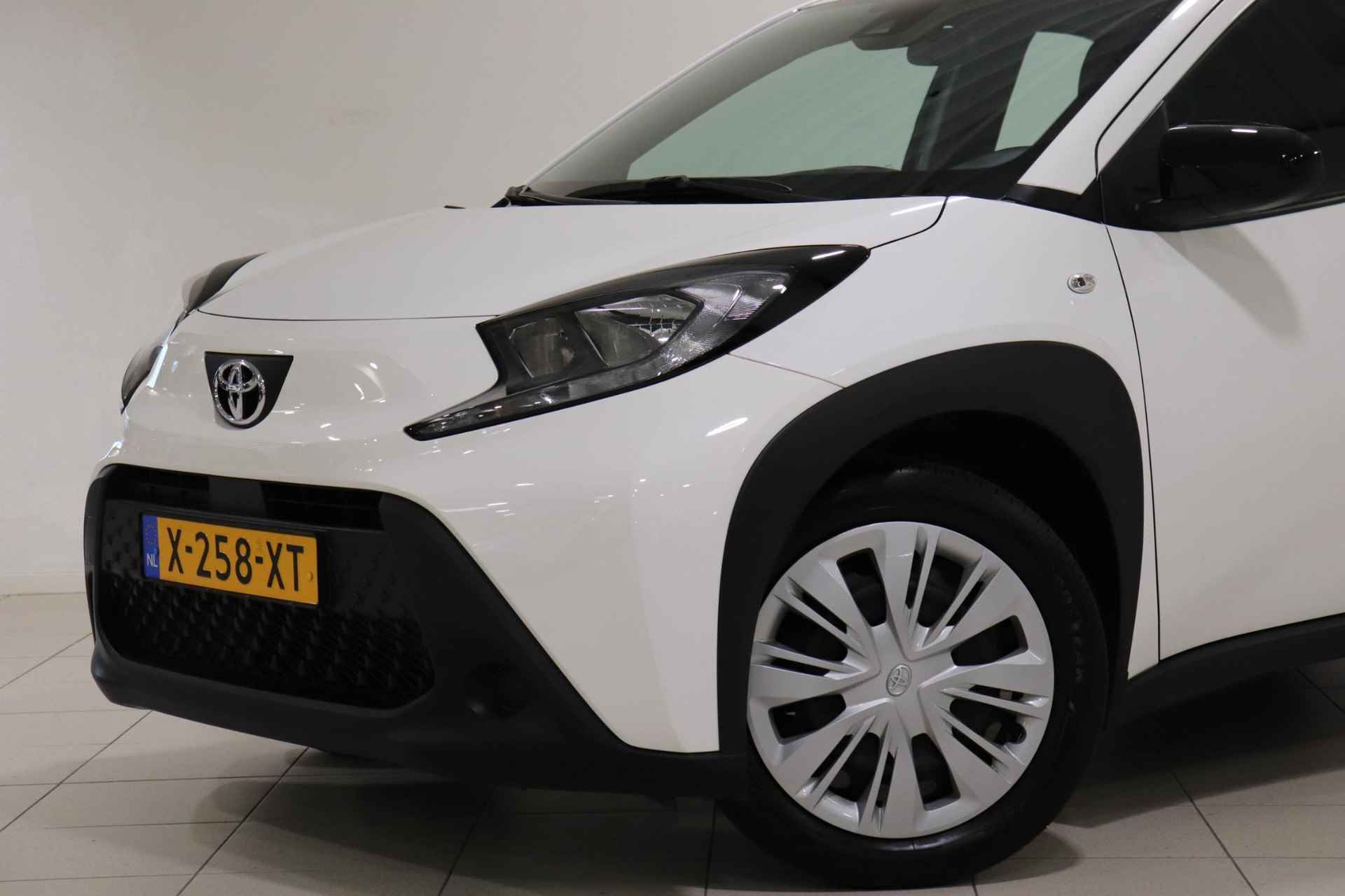 Toyota Aygo X 1.0 VVT-i MT Play, Apple Carplay & Android Auto, Camera, Cruise Control, 1e eigenaar! - 9/28