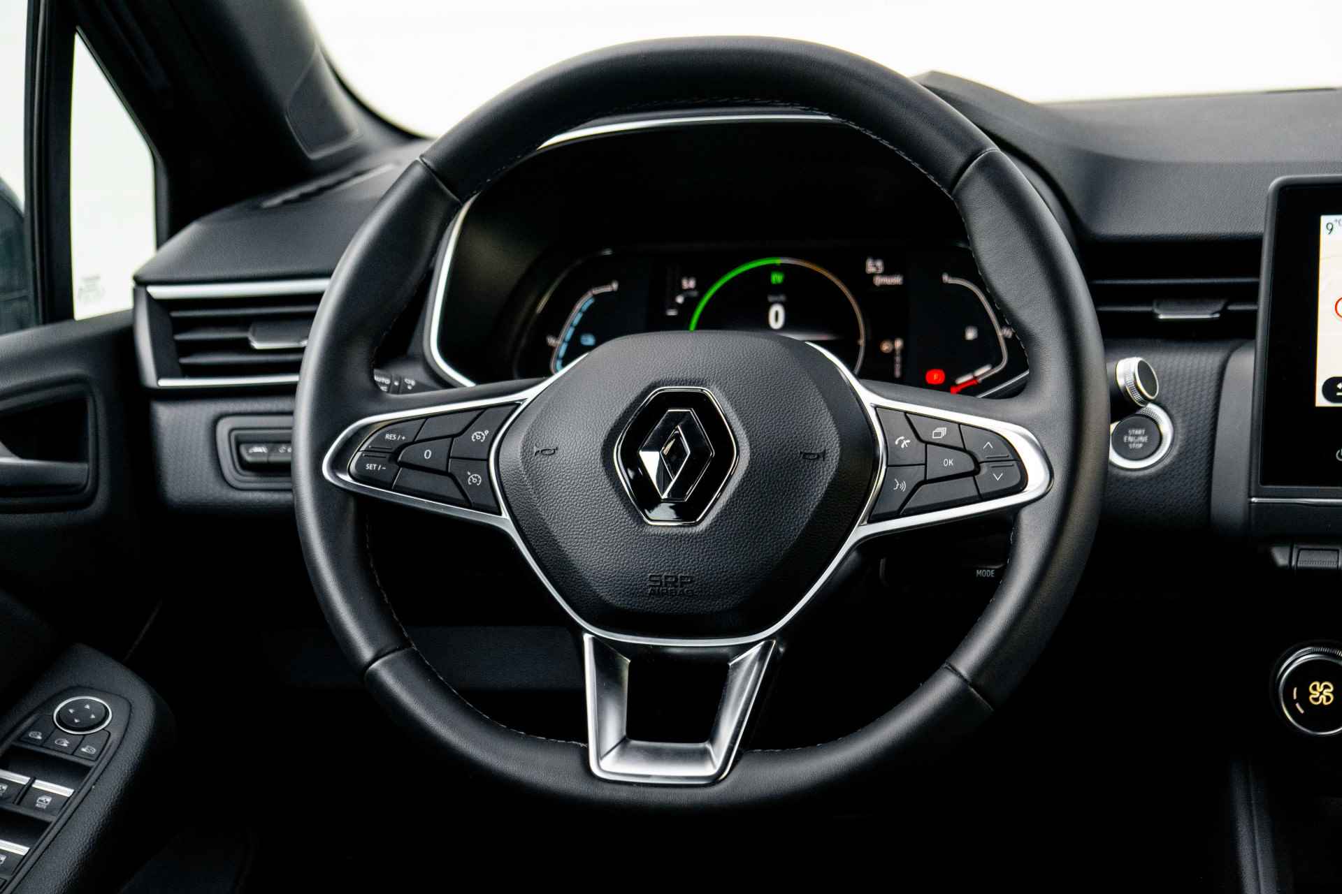 Renault Clio 1.6 E-Tech Hybrid 140 PK Intens | Parkeersensoren achter | Clima | NAVI | LM Velgen | incl. Bovag rijklaarpakket met 12 maanden garantie - 11/57