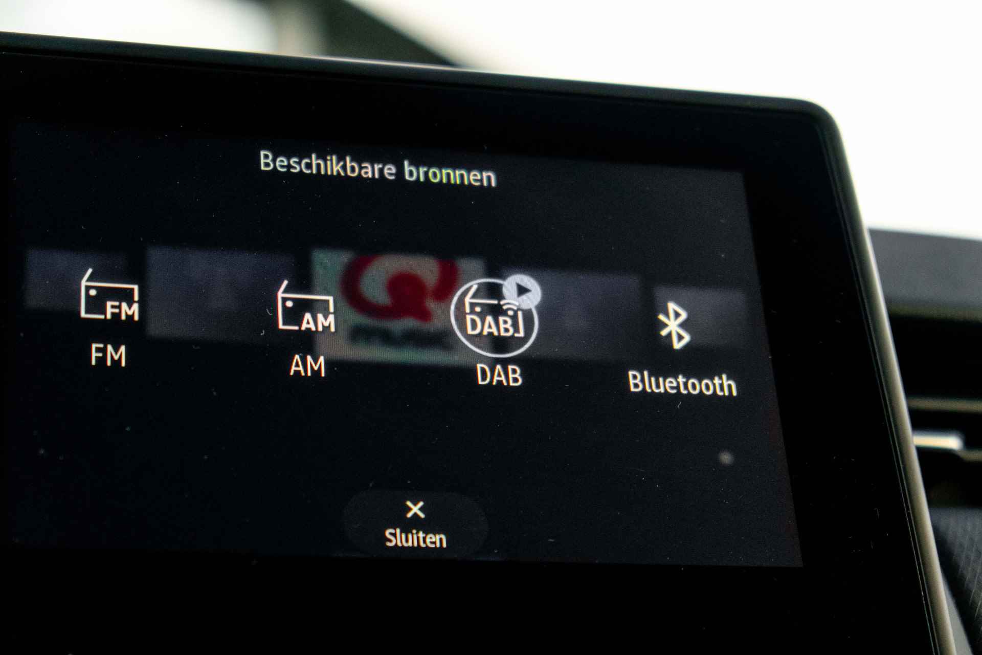 Renault Clio 1.6 E-Tech Hybrid 140 PK Intens | Parkeersensoren achter | Clima | NAVI | LM Velgen | incl. Bovag rijklaarpakket met 12 maanden garantie - 49/57