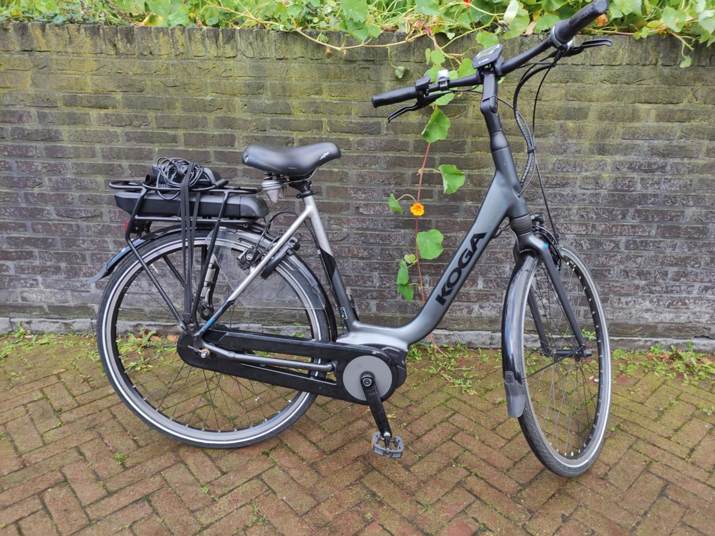 Koga E-Nova D56 N8 Elektrische Stadsfietsen high-tech grey metallic/silver smoke