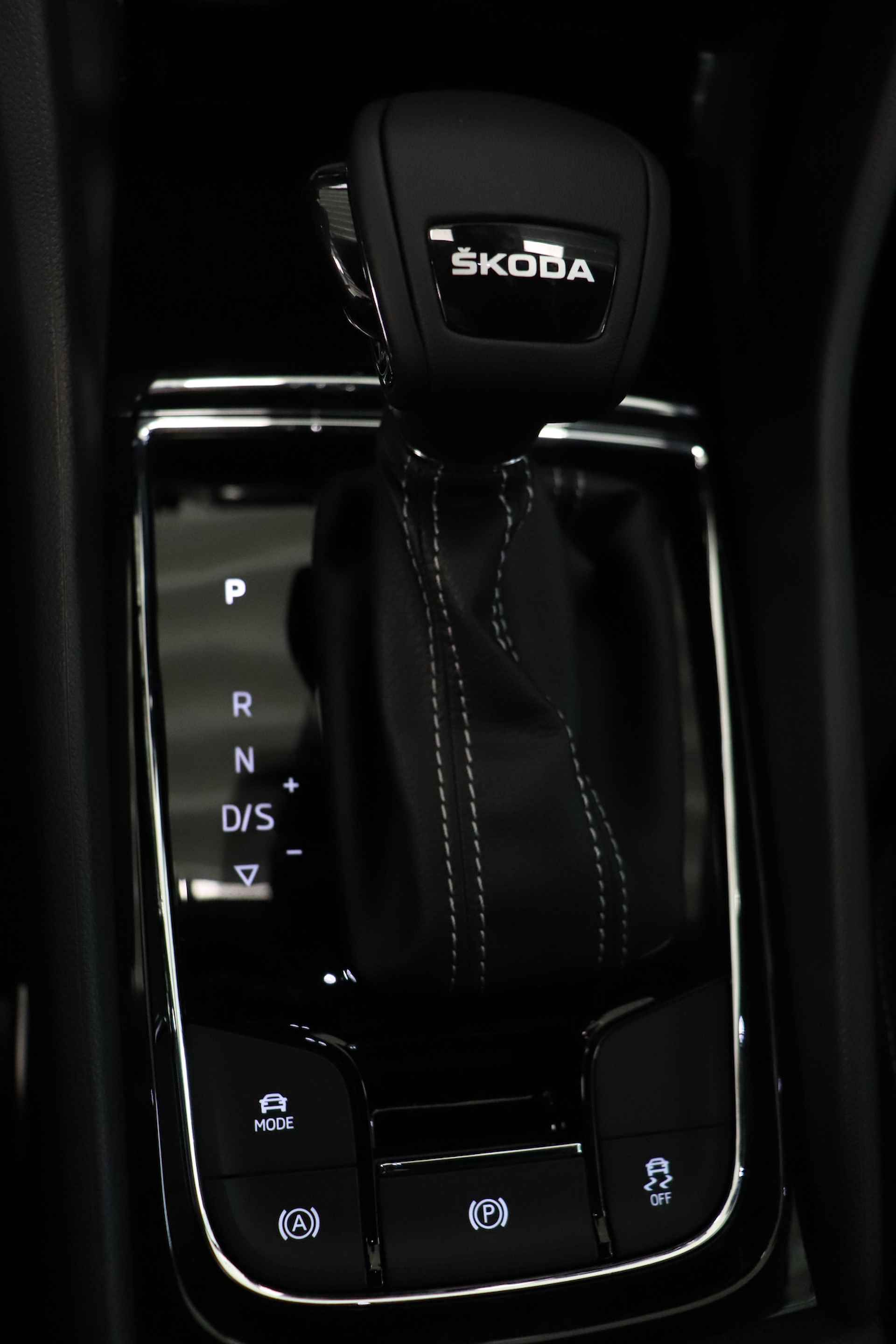Škoda Karoq 1.5 TSI 150pk DSG ACT Sportline Business | Adaptieve cruise control | Trekhaak wegklapbaar | Stoel- & stuurwiel verwarmd | Camera - 21/38