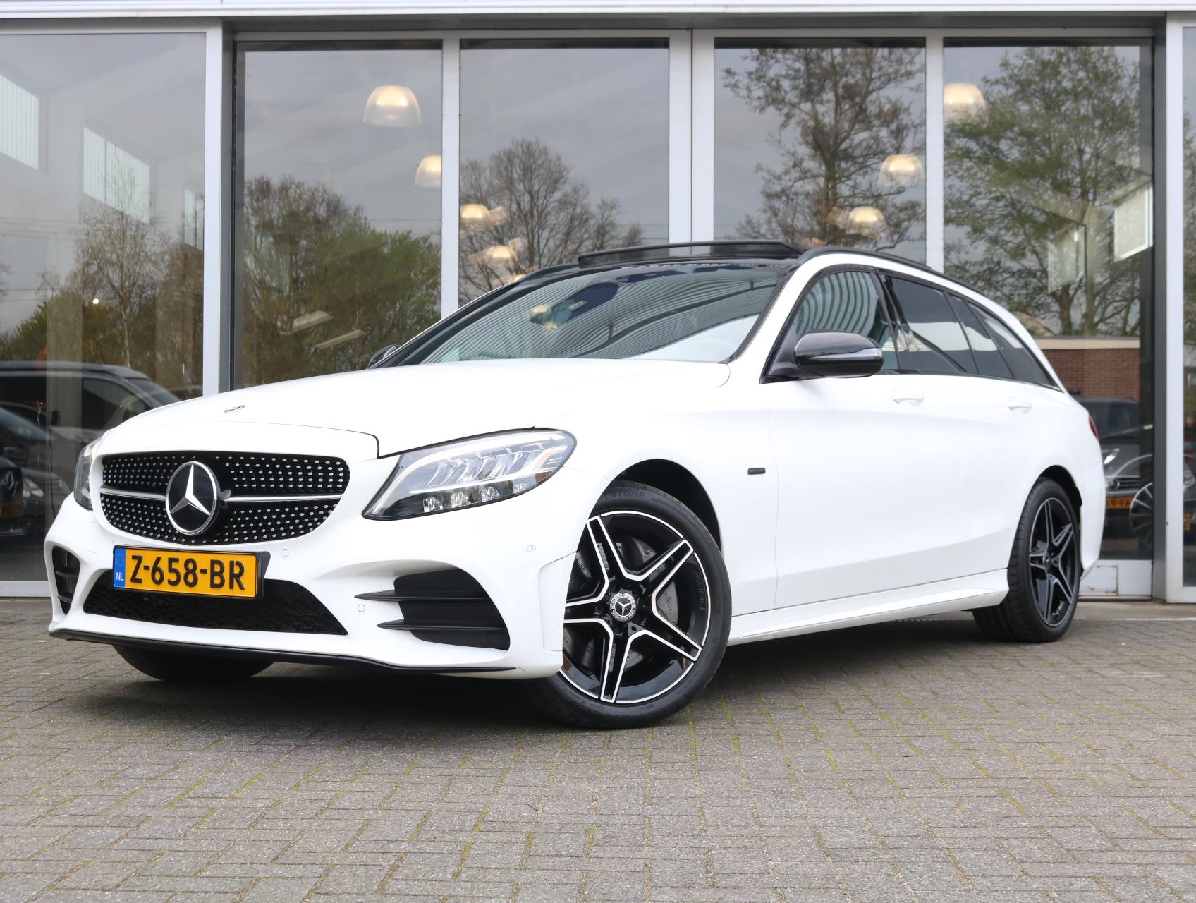 Mercedes-Benz C-Klasse Estate 300 e Business Solution AMG | Panorama | Apple Carplay bij viaBOVAG.nl