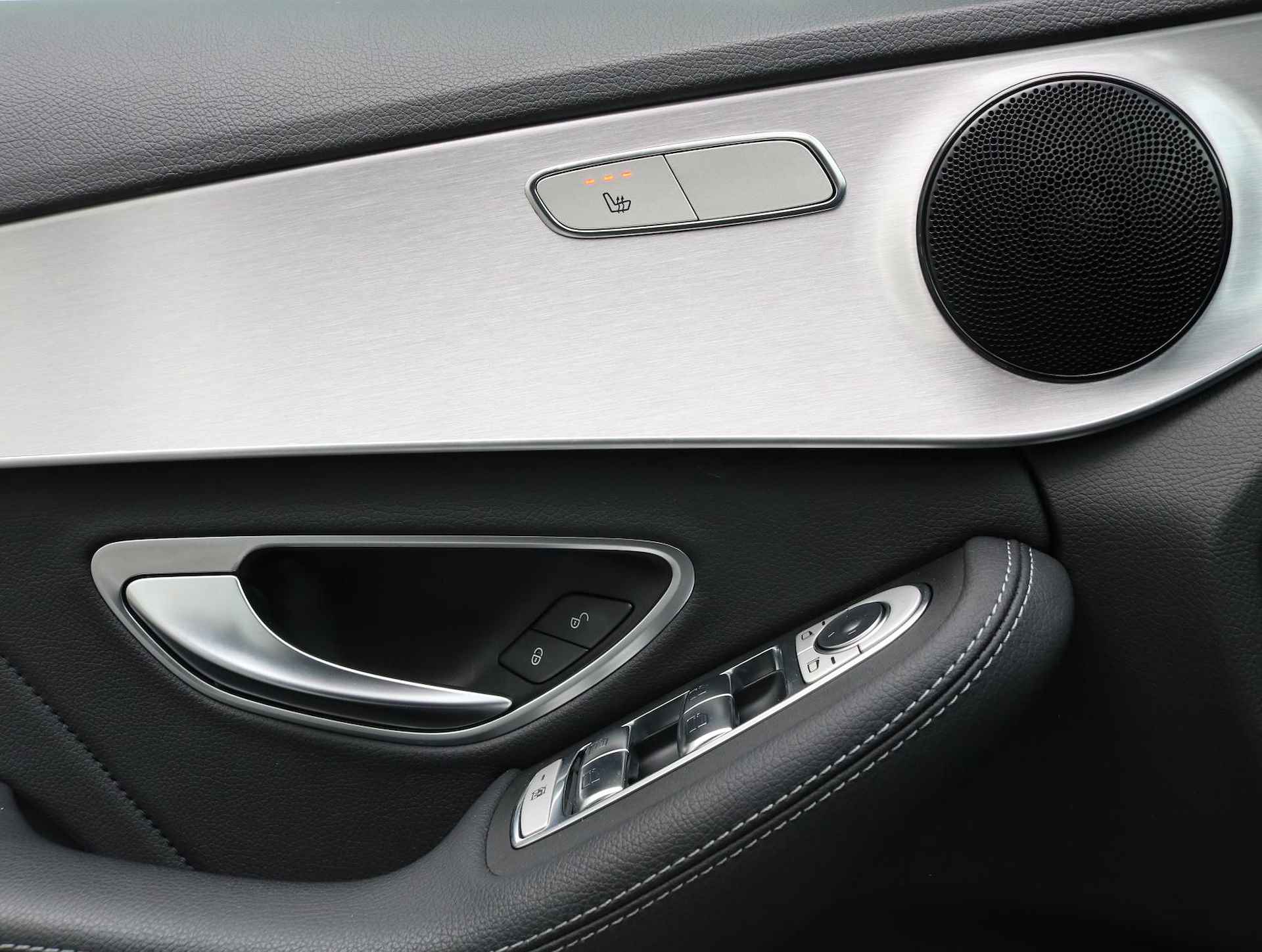 Mercedes-Benz C-Klasse Estate 300 e Business Solution AMG | Panorama | Apple Carplay - 12/20