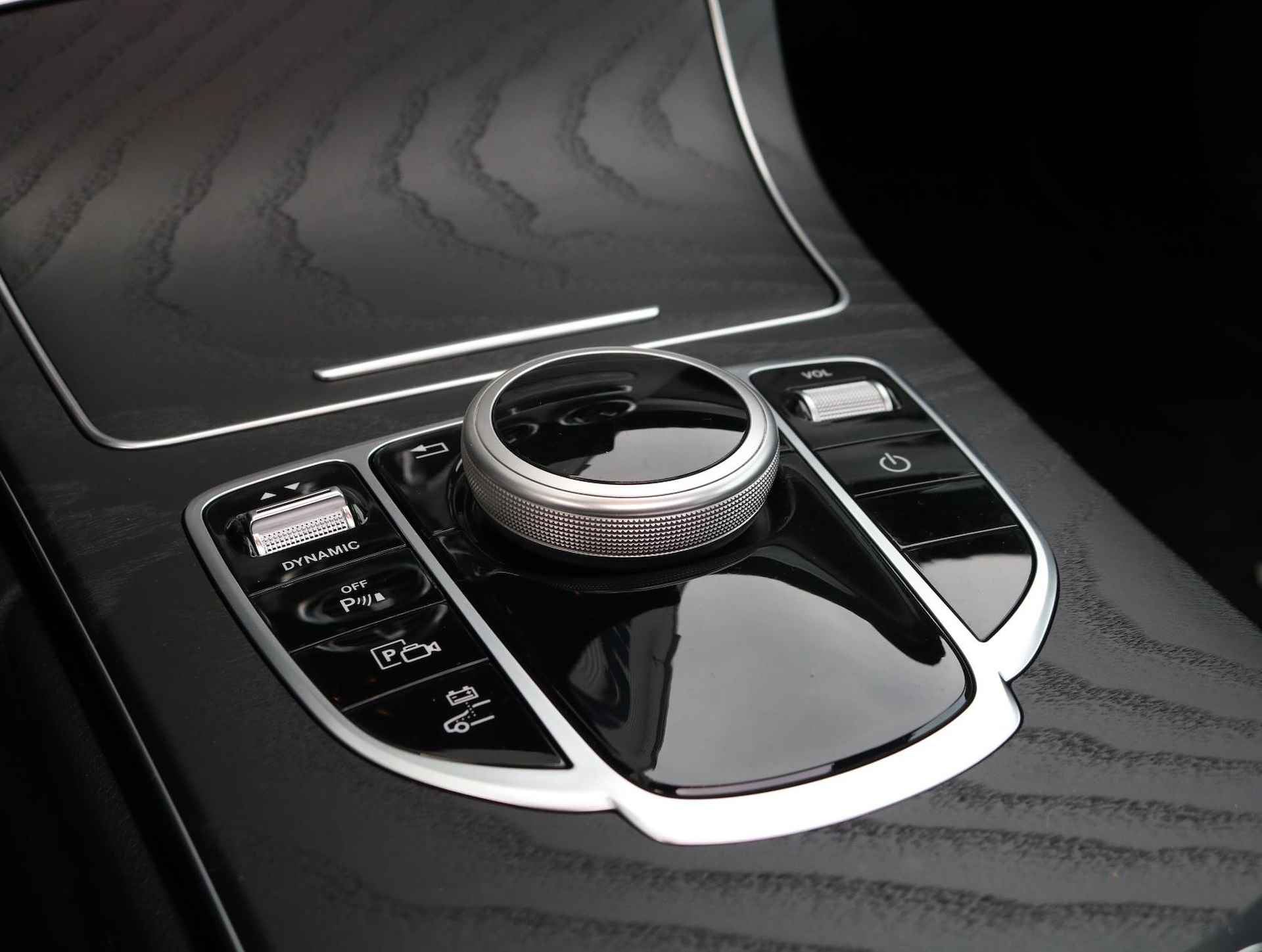 Mercedes-Benz C-Klasse Estate 300 e Business Solution AMG | Panorama | Apple Carplay - 19/20