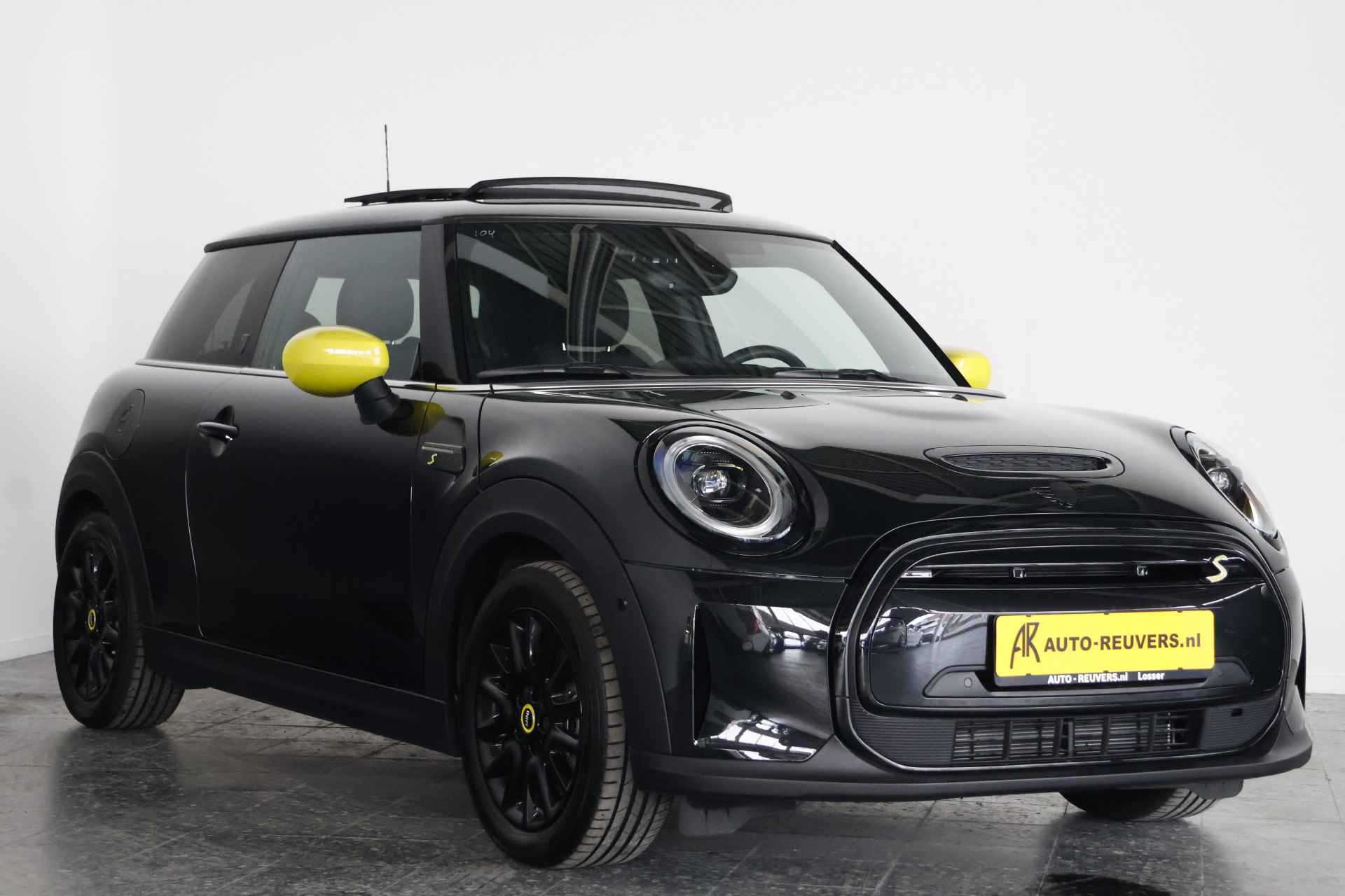 MINI Cooper Electric SE Yours 33 kWh / Opendak / Harmankardon / HUD / Leder - 4/29